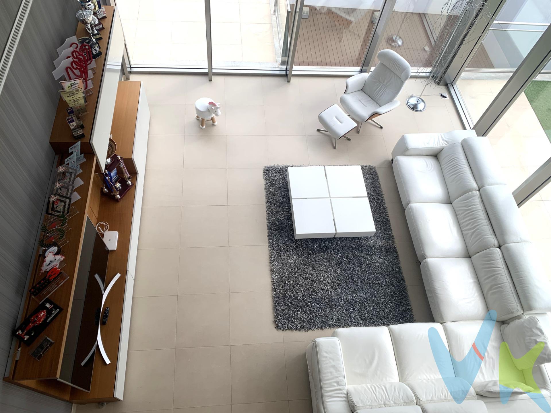 ¡Bienvenido a su nuevo hogar en La Vall d'Uixó! Este impresionante chalet de 851 m² es una joya en la Comunidad Valenciana, ideal para quienes buscan espacio, confort y una calidad de vida excepcional. . Al acercarte a la propiedad, te recibe un espléndido jardín creando un oasis de tranquilidad. Al adentrarte en el chalet, te sorprenderá la luminosidad natural que baña cada rincón de la casa. Grandes ventanales permiten que la luz del sol inunde las estancias, creando un ambiente cálido y acogedor. *CARACTERISTICAS PRINCIPALES:*. -Superficie 851 m² distribuidos en tres plantas que ofrecen un ambiente acogedor y funcional. -Habitaciones: 5 amplias habitaciones dobles, perfectas para familias o para quienes deseen tener espacio adicional para invitados o un despacho. -Baños: 5 baños completos, incluidos baños en suite, garantizando comodidad y privacidad para todos los miembros de la familia. *DISTRIBUCIÓN*. Planta Baja:. * Un salón comedor luminoso, ideal para reuniones familiares y momentos de ocio. -Cocina amplia y totalmente equipada, perfecta para los amantes de la gastronomía. -Lavandería para mayor comodidad en las tareas del hogar. -Habitación con baño suite y un baño de cortesía, además de una habitación de servicio. Primera Planta:. * Impresionante habitación principal con vestidor, baño suite y una terraza de 30 m² para disfrutar de las vistas. * Una segunda habitación muy luminosa y una tercera habitación con balcón/terraza, ideal para disfrutar del sol. * Además un baño completo de servicio para mayor comodidad. Planta -1:. * Espacio de ensueño con piscina y jacuzzi para relajarse después de un largo día. -Gimnasio privado para mantenerse en forma sin salir de casa. -Terraza de 50 m² ideal para reuniones al aire libre. -Cocina/Barra Bar y baño completo, además de amplio garaje con capacidad para 5 coches y una sala multifunción de 60 m², perfecta para el entretenimiento o como sala de juegos. -Cuarto de calderab que garantiza un suministro de calefacción eficiente con sistema de depuración de agua potable. *CALIDADES:* . Este chalet destaca por sus acabados de alta calidad, incluyendo:. -Carpintería exterior con cristal de seguridad y aluminio con rotura de puente térmico, que asegura un excelente aislamiento. -Sistema de aire acondicionado central y calefacción por suelo radiante a gas en toda la vivienda. -Placas solares que contribuyen a una eficiencia energética óptima. Este chalet es más que una casa; es un estilo de vida. La combinación de espacios amplios, mucha luminosidad, comodidades modernas y una ubicación envidiable hacen de este hogar una oportunidad que no querrá dejar pasar. ¡Contáctenos hoy para programar una visita y descubrir su nuevo hogar!. INMUEBLE CERTIFICADO DESDE ASICVAL (Asoc. Inmobiliarias Com. Valenciana) POR CASATUYA (Agente Certificador Homologado). Los Impuestos, gastos de notaría, registro de la propiedad y honorarios de inmobiliaria no incluidos en el precio publicado. La vivienda se encuentra en la Vall d'Uixó es una localidad y municipio situado en la provincia de Castellón. Se encuentra en una zona montañosa y es conocida por su rica historia y patrimonio cultural, así como por sus cuevas, especialmente las Grutas de San José, que son las más largas de España y se pueden visitar en barco. Su economía se basa en la agricultura, la industria y el turismo. Además, la localidad celebra diversas festividades a lo largo del año, destacando las Fallas y las fiestas patronales en honor a la Virgen de la Asunción. La Vall d'Uixó se encuentra muy bien comunicada y ubicada a poca distancia de las dos capitales de provincia, a 29 Km de Castellón de la Plana y a 48 Km. de Valencia. Con fácil accesibilidad a la vías: CV-10, la nacional 340, la autopista AP-7 y la CV-18. Además, se puede acceder por carreteras secundarias que unen la ciudad con las localidades vecinas.