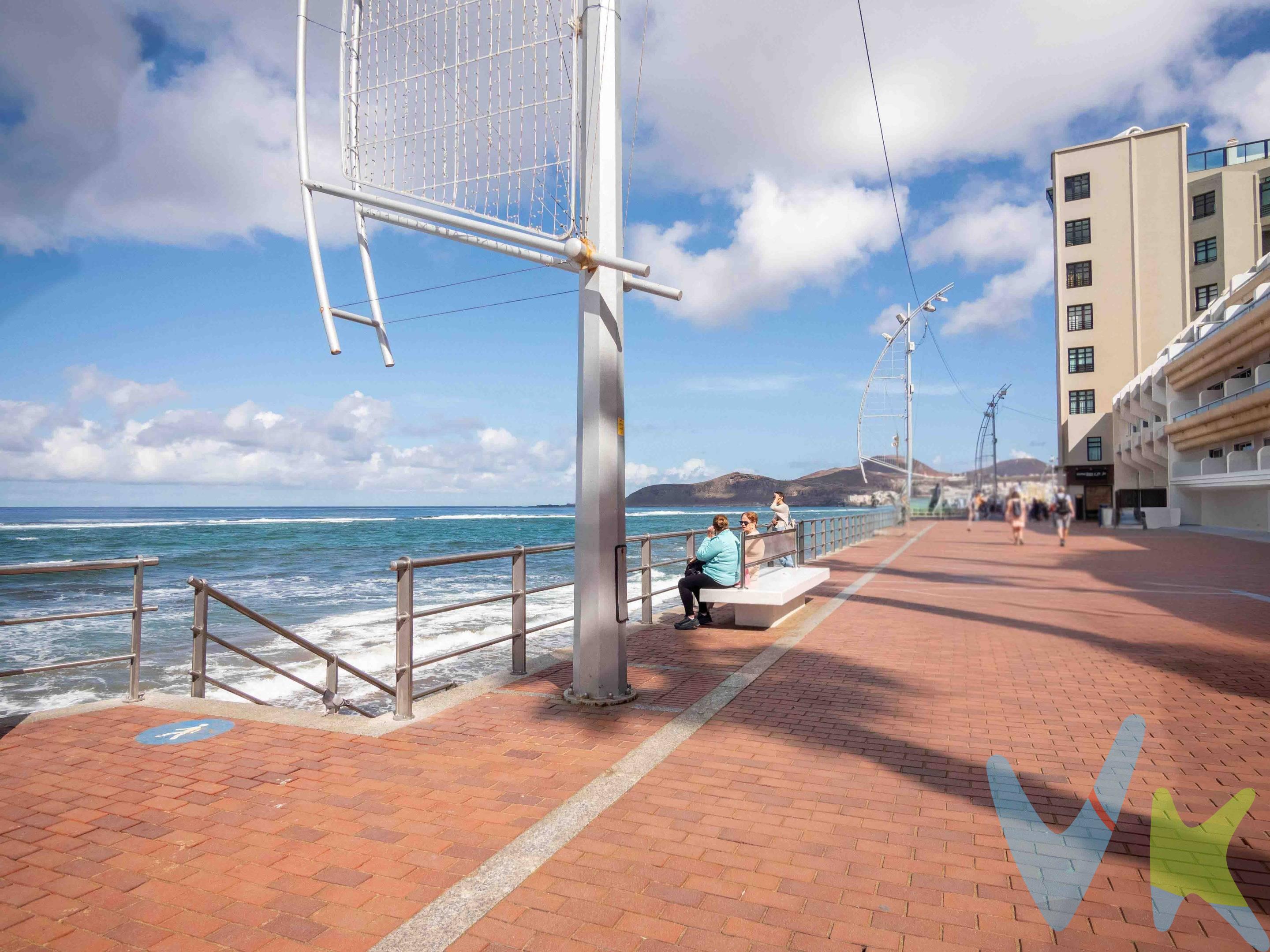 Una oportunidad para quienes buscan invertir con visión de futuro y poner en marcha un nuevo proyecto en una de las zonas con mayor atractivo de Las Palmas de Gran Canaria. Este local comercial, apto para la materialización de la Reserva para Inversiones en Canarias (RIC), ofrece además una ubicación estratégica, a pocos minutos de la playa de Las Canteras y rodeado de todo tipo de servicios, comercios, restauración y excelentes comunicaciones. Su distribución completamente diáfana permite partir prácticamente desde cero y adaptar el espacio a las necesidades de cada actividad. Un auténtico lienzo en blanco para desarrollar una oficina, estudio profesional, negocio, showroom, espacio creativo o cualquier otro proyecto que requiera una ubicación consolidada y versátil. Su principal atractivo combina tres factores especialmente interesantes: ubicación, posibilidades de transformación y potencial como inversión vinculada a la RIC. Si buscas un espacio que no te limite, sino que te permita dar forma a tu próximo proyecto, este local merece ser visitado. Una ubicación privilegiada. Un espacio por definir. Una oportunidad para crear. Solicita tu visita y descubre personalmente todo el potencial que este espacio puede ofrecerte.
