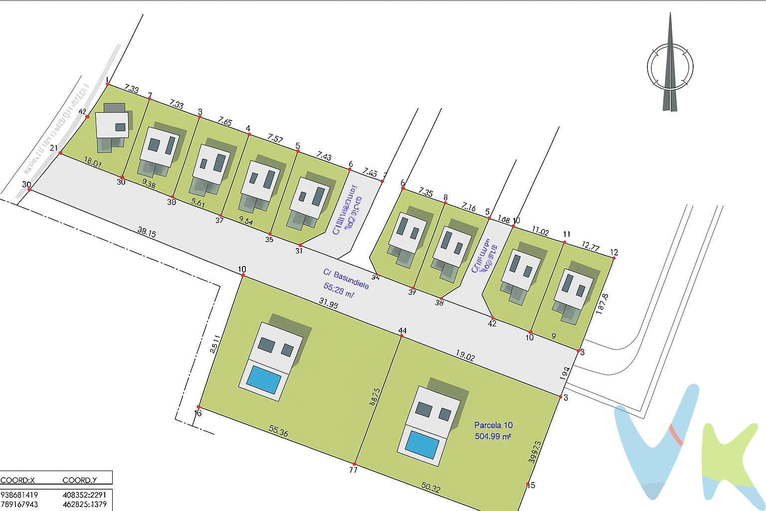 Presentamos una excelente oportunidad para adquirir una parcela urbanizada ubicada en la codiciada zona Avenida Diputación, Chiclana de la Frontera. 🌳 Con 100 m² aproximadamente disponibles y espacios diseñados para construir hasta 150 m², esta propiedad es perfecta para desarrollar tu hogar soñado. La parcelación cuenta con todos los servicios necesarios y licencias pertinentes 🚧✅. La ubicación es inmejorable; estarás a pocos metros del centro📍, rodeado de autobuses🚌, colegios🎓, centros médicos🏥 y supermercados🥦 . Además disfrutarás vistas despejadas desde tu futura vivienda ☀️🌊. Disponemos también de otras seis parcelas similares que ofrecen las mismas ventajas 🎉. . Comercializamos este inmueble en exclusiva, lo que le garantiza el acceso a toda la información y un servicio de calidad. En cumplimiento del Decreto de la Junta de Andalucía 218/2005 del 11 de Octubre, se informa al cliente que los gastos notariales, registrales, ITP y otros gastos inherentes a la compraventa no están incluidos en el precio. Igualmente disponemos del Documento Informativo Abreviado de la Propiedad (D.I.A) , y de un Seguro de Caución para garantizar las cantidades entregadas a nuestra Agencia en concepto de Reserva y/o Arras. No pierdas esta oportunidad única por solo **75.000 €** 💰.