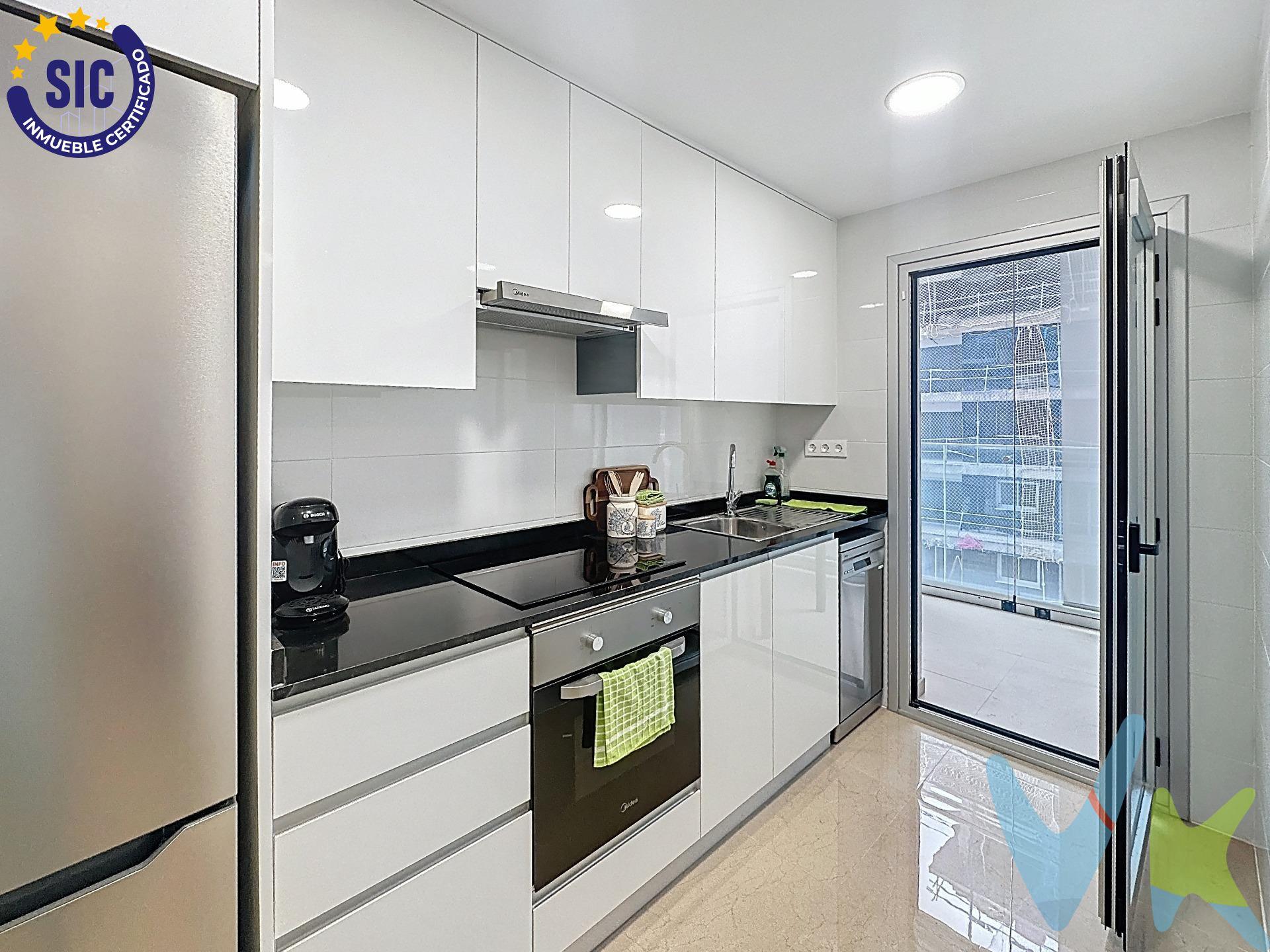 Ubicado en la zona más tranquila y exclusiva de Cabanes (Marina d'Or Norte), este apartamento representa una oportunidad excepcional tanto para quienes buscan un refugio familiar frente al Mediterráneo como para inversores que exigen activos de alta calidad y bajo mantenimiento. Adquirida en 2023 y mantenida completamente a estrenar, la propiedad destaca por una construcción moderna y sostenible que garantiza el máximo confort y una revalorización segura a largo plazo. Por qué destaca esta propiedad:. Vistas y Bienestar: Su terraza privada ofrece maravillosas vistas al mar, convirtiéndose en el espacio ideal para el disfrute en familia bajo el clima privilegiado de la Costa de Azahar. Eficiencia Energética Superior: Con una Calificación Energética A, es uno de los inmuebles más eficientes de la zona. Esto se traduce en un ahorro drástico en facturas y un valor diferencial para el mercado inversor. Servicios de Lujo: El residencial cuenta con instalaciones de primer nivel diseñadas para todas las edades: piscina, jacuzzi, zonas infantiles y áreas recreativas. Todo Incluido: La propiedad se transmite con plaza de garaje y un trastero como anejo inseparable, ofreciendo una solución integral de almacenamiento y aparcamiento. Una pieza inmobiliaria impecable, lista para entrar a vivir o para rentabilizar de inmediato en el segmento más exclusivo de la zona. VENTA:. PVP 300.527€. Gastos e impuestos no incluidos en el precio. La compra conlleva impuestos y gastos de formalización para el comprador. A título orientativo se informa que en segundas transmisiones el ITP con carácter general en Valencia es del 10%, pudiendo existir otros tipos impositivos atendiendo a las circunstancias personales del comprador u otras circunstancias previstas legalmente. Base imponible del impuesto el mayor valor entre el precio de compraventa, la tasación o el valor de referencia catastral. En cuanto a los gastos de notaría y registro, en su caso, suelen oscilar aprox. entre 1,5% y 2,5% (aranceles variables según precio, n.º de copias y complejidad). El comprador elige notario. Si el comprador precisase de hipoteca: tasación, condiciones y costes bancarios serán según entidad elegida por el comprador, así como los gastos de gestoría, y cualesquiera otros gastos inherentes a la formalización de la compraventa que legalmente correspondan a la parte compradora, salvo pacto expreso en contrario con el vendedor. El consumidor tiene, conforme a la normativa vigente, a su disposición información y documentación adicional relativa al inmueble y condiciones de la compraventa, que podrá ser consultada en C/Joaquín Costa 4, bajo 46005 Valencia o urbe2@remax.es. Honorarios de mediación inmobiliaria a cargo del COMPRADOR: (3% del precio final de venta más IVA (21%), salvo otro pacto.); y de VENDEDOR (según acuerdo con el mismo). Se informa al consumidor que la agencia actúa como intermediaria inmobiliaria en la operación, estando cualquier eventual compraventa y sus condiciones sujeta a la aceptación expresa del propietario-vendedor y a la posterior formalización del correspondiente contrato.