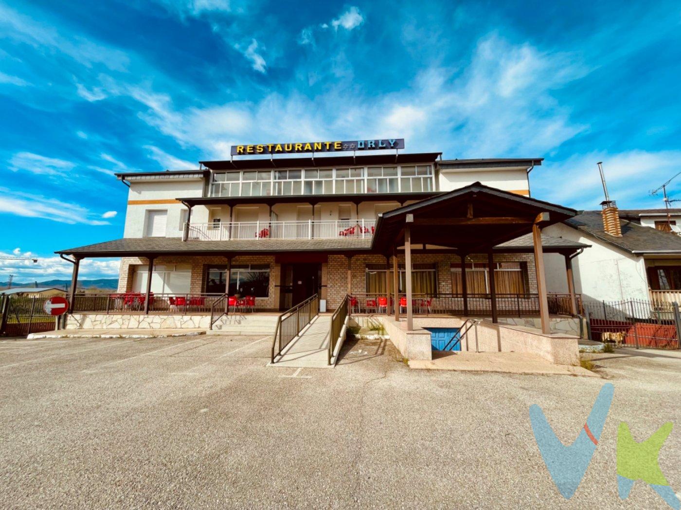 Hostal ubicado en la N-VI, fácil acceso desde ambos sentidos y gran aparcamiento en zona delantera y trasera.  .  La propiedad está dividida en una zona reformada con 17 habitaciones individuales, dobles y triples con baño con plato de ducha y bañera. Además, cuenta con otra zona nueva de 20 habitaciones individuales, dobles y triples.  En zonas comunes, encontramos cafetería y restaurante. En planta baja cuenta con una zona de discoteca.  .  Fácil acceso y adecuado para PMR.  .  .  Por mandato expreso del propietario, comercializamos este inmueble EN EXCLUSIVA, lo que le garantiza un servicio de calidad, un trato fácil, sencillo y sin interferencias de terceros. Por este motivo, se ruega no molestar al propietario, a los ocupantes de la propiedad, a los vecinos. Muchas gracias por su comprensión.