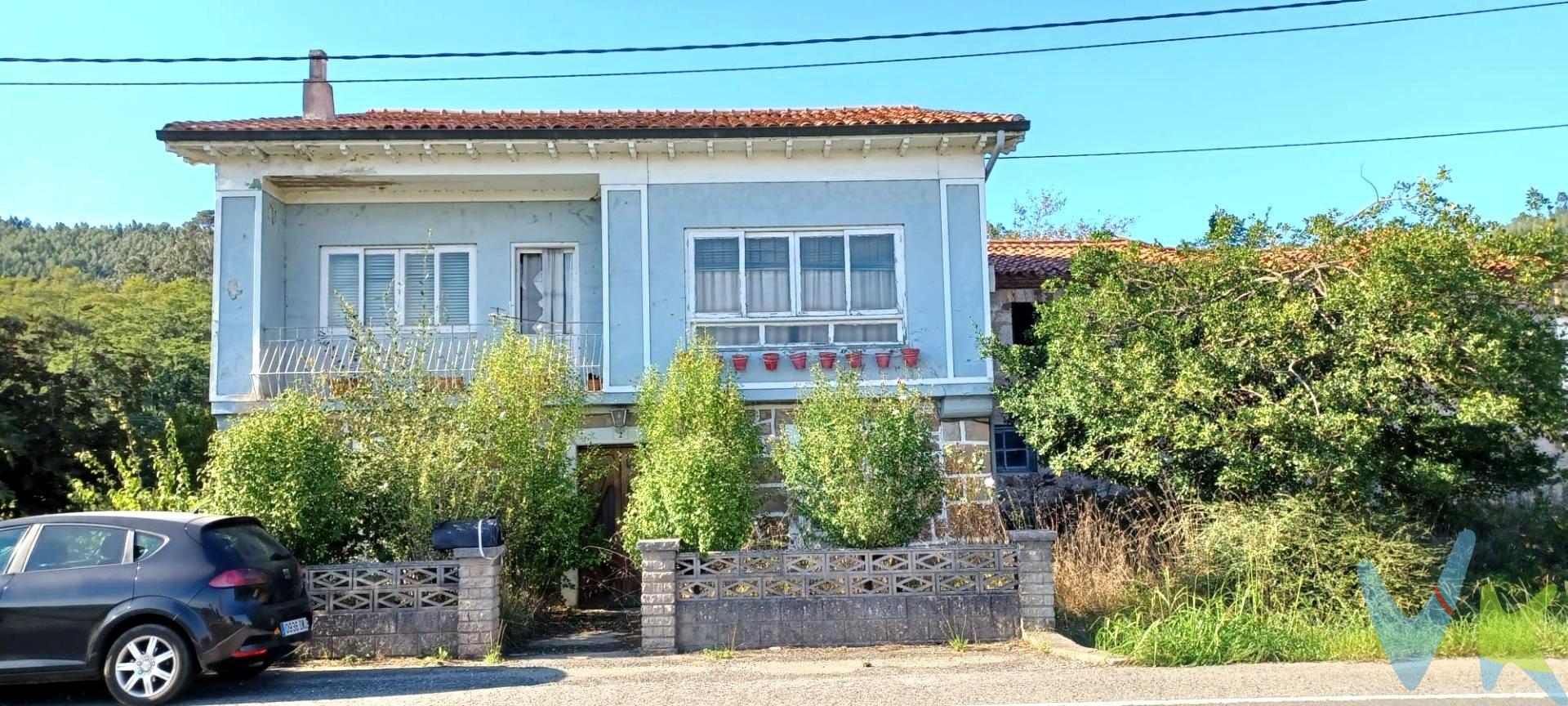 Hoy ponemos en venta lo que estaba buscando. Se trata de una propiedad en el pueblo de Parbayón, donde poder tener la casa de sus sueños, tanto para dedicarse a actividades agropecuarias, como para poder hacer la casa de sus sueños, así como un hermoso y amplio jardín. Tanto la casa como las zonas de cuadra, están para rehabilitar totalmente. Actualmente  la vivienda se distribuye en dos plantas con un total de 3 habitaciones, salón, cocina y baño. Y aparte la cuadra. Por el tamaño que tenemos, las opciones son múltiples según las necesidades de cada uno. Llamanos y da rienda suelta a tu imaginación. Los impuestos, gastos de notaría y registro no están incluidos en el precio.