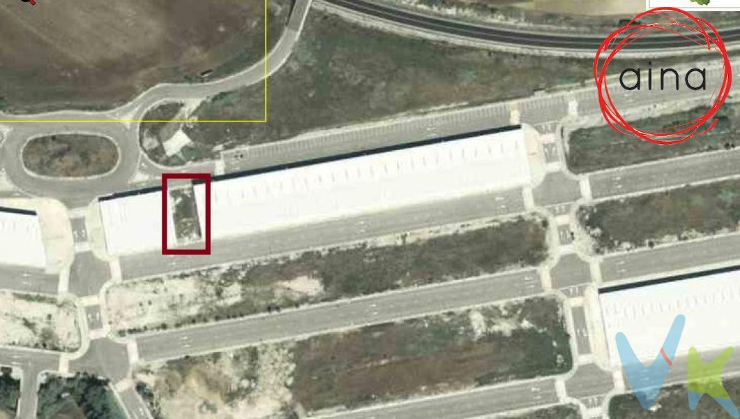 ¡Construye tu nave a tu gusto según tus necesidades !. Poligono de Egües . En zona urbanizada y construida , cerca de Pamplona434 m2 para Nave doble hacia 2 calles en Bajo +2, con entrada desde 2 calles.