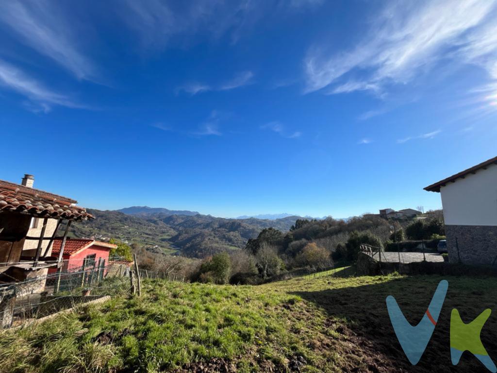 ¡OPORTUNIDAD UNICA! En el municipio de Cabranes, a escasos 10 km de Villaviciosa, se encuentra esta magnífica finca en venta,.Ideal para aquellos que buscan un lugar tranquilo y rodeado de naturaleza para construir su hogar o una segunda residencia donde desconectar completamente.Con una superficie de casi 1000 m2 metros, esta finca edificable ofrece infinitas posibilidades para crear la vivienda de tus sueños. La ubicación privilegiada de esta finca te permitirá disfrutar de las maravillosas vistas panorámicas de la montaña y los campos verdes que la rodean.La finca se encuentra en una zona de fácil acceso, lo que te permitirá desplazarte con comodidad hacia los principales núcleos urbanos cercanos. Además, estarás a pocos minutos en coche de las playas más hermosas de la costa asturiana, donde podrás disfrutar de momentos inolvidables en familia o con amigos.No cabe duda de que esta finca es una oportunidad única para aquellos que desean construir su hogar a medida y adaptado a sus necesidades.Además, la belleza paisajística de Cabranes hará que cada día sea una experiencia inolvidable,disfruta de paseos por la naturaleza, respira aire puro y contempla los atardeceres más impresionantes desde la comodidad de tu propio hogar.Con esta finca, podrás crear un espacio único y personalizado donde podrás disfrutar de la tranquilidad y la privacidad que tanto necesitas,.Dispone de un proyecto de construcción de casa de dos plantas, aprovechando la pendiente de la finca, que proporciona una intimidad casi total y unas impresionantes vistas.No pierdas la oportunidad de visitar esta finca edificable en Cabranes. Su ubicación privilegiada y sus magníficas vistas la convierten en una opción ideal a un inmejorable precio.Estamos seguros de que te enamorarás de su belleza natural y de las oportunidades que ofrece para crear el hogar de tus sueños.No esperes más, ¡esta finca podría ser tuya! Ven y descubre todas las ventajas de vivir en un entorno natural envidiable.El precio no incluye el 8% de ITP ni los gastos de Notaría y Registro. 