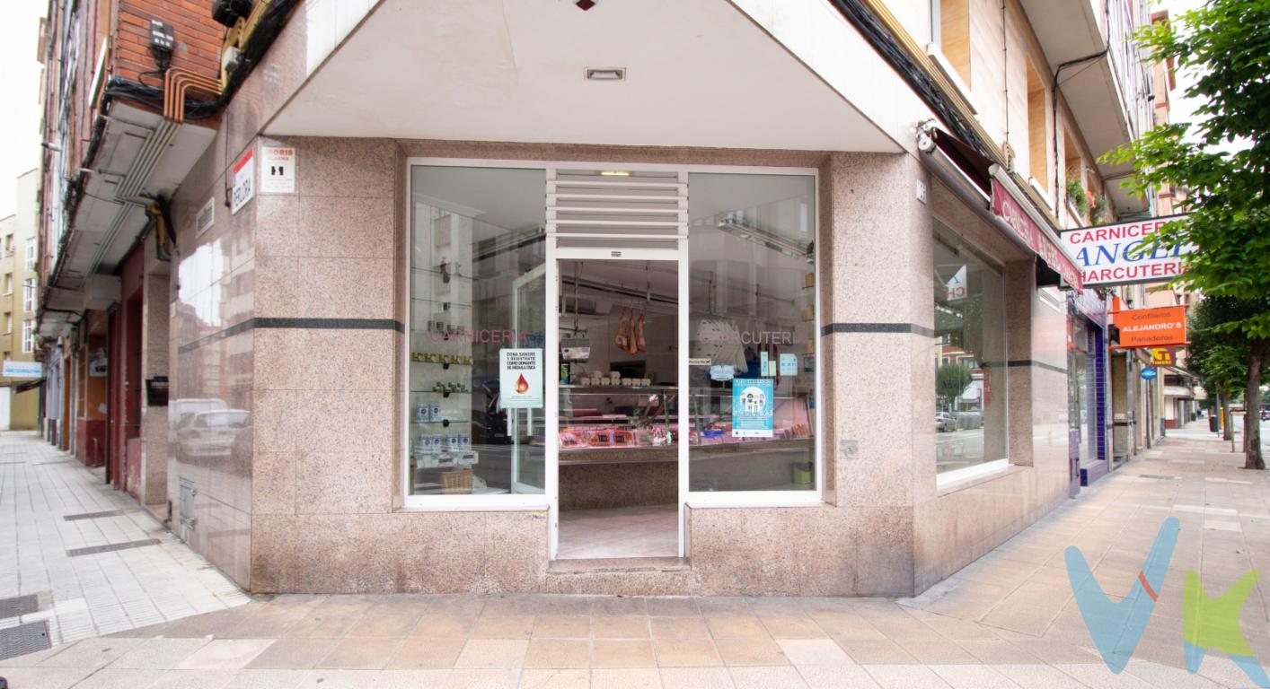 Local en venta zona Laviada. Instalado y acondicionado como carnicería.¡Excelente oportunidad de inversión en Gijón! Presentamos un local comercial en venta, actualmente esta funcionando como carnicería. Situado en la prestigiosa zona de Laviada. Esta propiedad destaca por su ubicación estratégica.El inmueble cuenta con una superficie útil de 39 metros cuadrados y una construcción total de 49 metros cuadrados. Este espacio es perfecto para el desarrollo de actividades comerciales, ya que su distribución permite una adaptación flexible a diversas necesidades.Un aspecto clave de este local es su excelente conectividad. La zona está muy bien comunicada mediante transporte público, con paradas de autobús cercanas que facilitan el acceso tanto para clientes como para empleados. Esto asegura una gran afluencia de personas, aumentando el potencial de éxito de cualquier negocio que decida establecerse aquí.El local incluye un aseo, lo cual añade funcionalidad y comodidad tanto para el personal como para los clientes. Las instalaciones sanitarias están en buen estado y listas para ser utilizadas desde el primer momento, sin necesidad de realizar costosas reformas.Dispone de cámara frigorífica, zona de despiece y mostrador.El entorno de Laviada es conocido por su dinamismo comercial y su ambiente vibrante. La zona ofrece una amplia gama de servicios, desde tiendas y restaurantes hasta bancos y otras oficinas comerciales, lo que crea un entorno ideal para cualquier tipo de negocio. Además, la visibilidad del local en una calle concurrida asegura un flujo constante de peatones y vehículos, aumentando la exposición y las posibilidades de éxito comercial.La propiedad, gracias a su diseño y emplazamiento, es adecuada para cualquier tipo de negocio.  Las posibilidades son infinitas, permitiendo que el próximo propietario pueda adaptar el espacio a su medida, convirtiéndolo en un lugar único y eficiente para su actividad empresarial.La fachada del local, con gran visibilidad desde la vía pública, permite una excelente oportunidad para promociones y escaparates llamativos que atraigan a la clientela. La combinación de este factor con la ubicación privilegiada, asegura que cualquier negocio que aquí se instale cuente con una ventaja competitiva significativa.No desaproveches esta única oportunidad de adquirir un local comercial con estas características tan ventajosas. Las propiedades en esta zona son muy solicitadas, y pocas ofrecen las ventajas y el potencial que encontrarás en este inmueble. Si estás buscando una inversión segura y rentable, este local en Laviada es la opción perfecta.Organizamos visitas para que puedas apreciar personalmente el valor y las posibilidades que este local comercial tiene para ofrecerte. Para más información o para concertar una visita, no dudes en ponerte en contacto con nosotros. Estamos aquí para ayudarte a hacer la mejor elección para tu negocio. ¡No pierdas la ocasión de establecerte en una zona pujante y en un local con tanto potencial! 