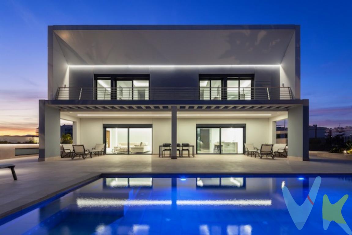 Piensa un momento. ¿Qué le pedirías a tu casa ideal? Lo tiene.Porque muchos coincidimos en que la casa perfecta no existe, sin embargo, podríamos decir que esta preciosa casa se aproxima mucho a la perfección.Diseñada con un gusto exquisito y cuidando de absolutamente todos los detalles, se sitúa en la primera línea de la playa de Almenara. En sus 675 m2 de parcela se ubica; una piscina salina, desbordante lateral, con control inteligente, iluminación variable, sistema de limpieza integrado, con desinfección incluida, y sistema de hidromasaje de aire incorporado; una ducha con agua caliente; varios jardines con plantas autóctonas; un completísimo y maravilloso paellero, como construcción anexa, equipado con una cocina completa profesional de primera marca con campana extractora de humos industrial, lavavajillas, frigorífico y zona de preparación central, con su baño y ducha independiente. Además de un amplio espacio que rodea la vivienda.La casa está construida con hormigón de alta resistencia con aislante en su propio núcleo. Se distribuye en tres plantas más buhardilla con terraza en la que están instaladas numerosas placas fotovoltaicas que junto a su instalación de aerotermia hacen que su certificación energética sea la A, inmejorable.En los casi 390 m2 de sótano, se ubican los cuartos de control de las instalaciones, con sus correspondientes puertas cortafuegos, además de varios cuartos trasteros, igualmente con sus puertas cortafuegos. Dispone de luz y ventilación natural, puerta de acceso automática y capacidad para el aparcamiento de toda tu flota de vehículos.La planta noble, a la que accedemos a través de una imponente puerta pivotante, nos ofrece un espacio confortable, moderno y elegante. Sus ventanales están dotados de vidrios de seguridad y anticalóricos con persianas apilables y graduables, y estores mecanizados. En cuanto a su distribución, se compone de un espacio diáfano en el que se encuentran la cocina, perfectamente diseñada para que se mimetice con el espacio; el salón comedor, con vistas a la piscina y con acceso directo a la terraza; un dormitorio y un cuarto de baño completo.En los más de 165 m2 de la primera planta, se ubican cuatro dormitorios, tres de ellos con cuartos de baño en suite y el principal además con vestidor; una sala de lavado y planchado y una terraza cubierta y cerrada con lamas orientables. Todos los dormitorios tienen acceso a una terraza orientada al este y desde la que se aprecian unas preciosas vistas al mar.En la planta alta, se ubica un espacio diáfano de unos 27 m2 con acceso a la terraza superior.Toda la vivienda dispone de domótica de última ageneración, suelos radiantes, sistema de aire acondicionado de última generación y sistema de alarma.Una casa construida y diseñada para su disfrute.Nuestra inmobiliaria cuenta con encargo en EXCLUSIVA de esta propiedad. Por ello rogamos, por expreso deseo de los propietarios, que evite contactar con ellos. Nosotros estaremos encantados de ayudarle y atenderle en todo lo referente al inmueble. El precio no incluye lo siguiente: Honorarios de la agencia inmobiliaria, impuestos (IVA, ITP) y otros gastos de la Compraventa (notaria, gestoría y registro). La oferta está sujeta a cambios de precio o retirada del mercado sin previo aviso. Este anuncio en su conjunto, incluyendo textos, fotos, imágenes o cualquier otro contenido del mismo, no es vinculante dado que la información es ofrecida por terceros y puede contener errores. Se muestra a título informativo y no contractual. Trabajamos con personas, vendemos inmuebles.Características inmueble Placas solares acceso personas con movilidad reducida aire acondicionado alarma alto standing animales antena TV armarios empotrados barbacoa calefacción central calefacción individual: bomba de frío/calor cocina americana cocina amueblada cocina equipada cámara de seguridad escaleras estructura de hormigón exterior independiente jardín lavadero lavavajillas luminoso obra nueva orientación este orientación norte orientación oeste orientación sur pintura lisa piscina piscina privada puerta blindada puerta de seguridad suelo gres suelo radiante sótano tendedero terraza trastero ventanas aluminio ventanas climalit villa vistas al mar zona verde Superficie: 748 m2 Superficie parcela: 675 m2 Precio venta / m2: 2887,70 EUR Plantas: 3 Año de construcción: 2022 IBI: 285 EUR Certificación energética Consumo energético: A (1,00 kWh/m2) Emisión CO2: A (1,00 kgCO2/m2) 1,001,00  Para más información: Remax Megahome Rober Espinosa Ruiz 605659203 Por mandato expreso del propietario, comercializamos este inmueble en exclusiva, por lo que garantizamos un servicio de calidad, un trato fácil, sencillo y sin interferencias de terceros. Por este motivo, se ruega no molestar al propietario, a los ocupantes de la propiedad, a los vecinos, o conserjes del edificio o urbanización si los hubiera. Muchas gracias por su comprensión. La oferta está sujeta a cambios de precio o retirada del mercado sin previo aviso. Este anuncio en su conjunto, incluyendo textos, fotos, imágenes o cualquier otro contenido del mismo, no es vinculante dado que la información es ofrecida por terceros y puede contener errores. Se muestra a título informativo y no contractual.Este inmueble se vende en cuerpo cierto y las medidas expuestas en el anuncio son aproximadas.Agencia Registrada con el N.º 00101 en el Registro Obligatorio de Agentes Inmobiliarios de la Comunidad Valenciana. Puede consultar en la web de la GVA.El precio del inmueble no incluye los honorarios de la agencia que ascienden al 3% del precio final del inmueble, ni los gastos de notaría y registro de la propiedad (que están sujetos a aranceles y varían dependiendo del precio de escrituración), ni los impuestos (que en la Comunitat Valenciana varían dependiendo del precio del inmueble y de las características personales del comprador