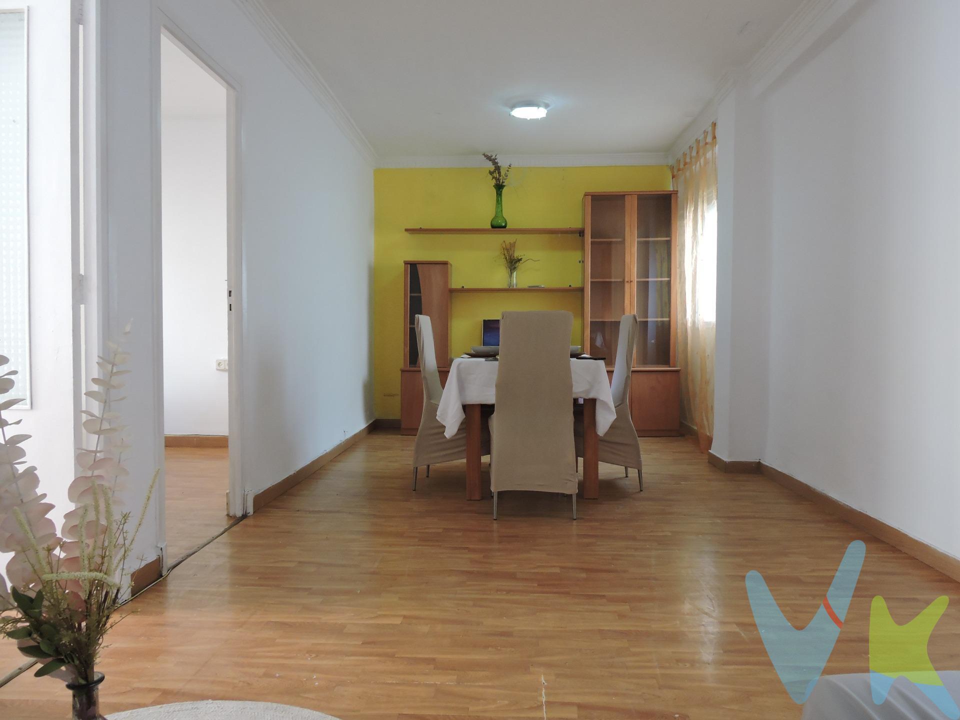 Ven  a visitar esta vivienda que vendemos en pleno corazón del barrio de Benicalap. . Una casa donde sus 80 metros cuadrados están muy bien aprovechados, distribuidos en dos baños, salón comedor, cocina y tres habitaciones ( de las cuales dos tienen balcón ). . Cerca de  la vivienda encontraras todos los servicios que puedas necesitar para hacer tu día a día más cómodo, como comercios, farmacias, colegios, supermercados y además estaras muy bien comunicad@ con cualquier parte de Valencia, por sus líneas próximas de autobuses, paradas de tranvía, metro y conexión con la ronda norte V-30. . Y colorín, colorado esta descripción casi se ha acabado, llámanos y continua tu historia visitando el que sera tu futuro HOGAR. ¿ Necesitas Financiación ?.  . Nuestro departamento financiero puede gestionar tu préstamo " Hasta un 100% + Gastos ". ¡ Consúltanos !.  . *Nota: En el precio de venta no están incluidos los muebles y enseres de las fotografías, ni el impuesto del ITP del 10%, los gastos de Notaría que ascienden de forma orientativa a 800 €, los honorarios de agencia que son el 3% más iva aplicado al precio de venta y los gastos de financiación, si la hubiese. Este anuncio no es vinculante, puede contener errores, se muestra a titulo informativo y no contractual.Número de Registro de Agentes de Intermediación Inmobiliaria de la Comunidad Valenciana: RAICV-0386.