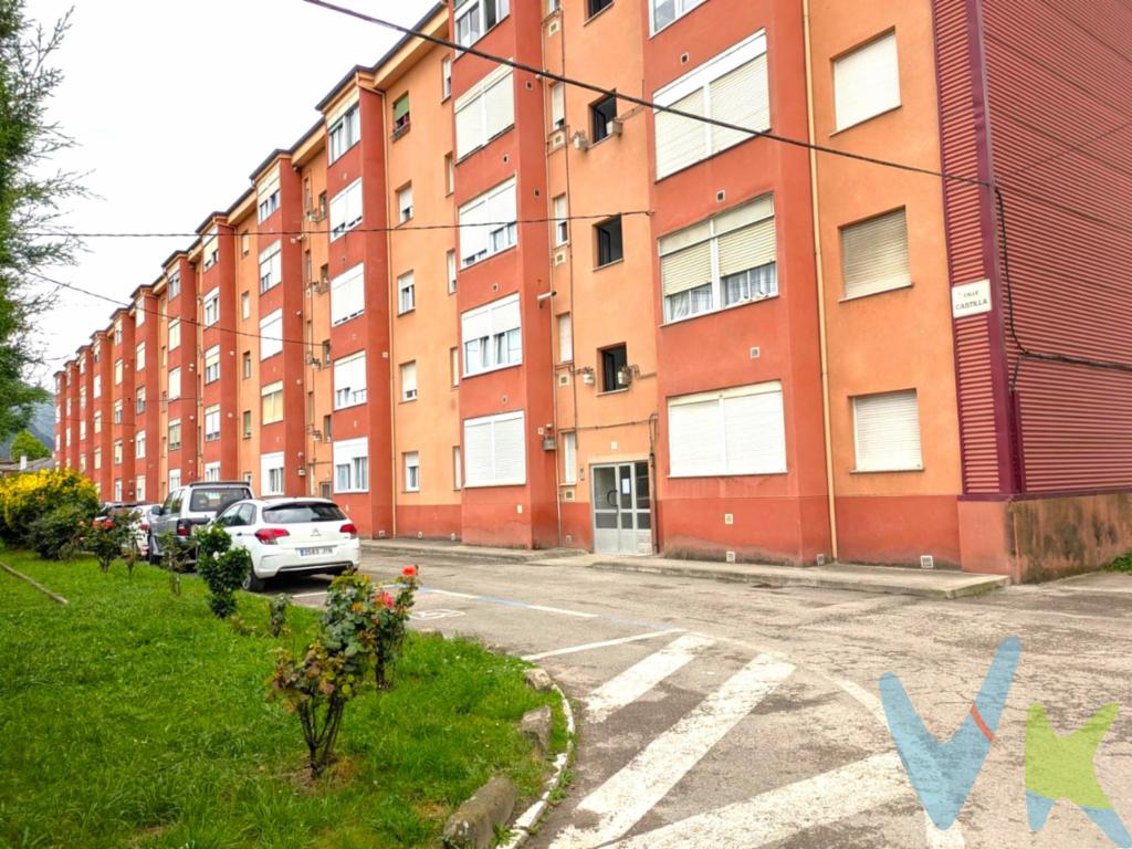 ¿Buscas una inversión con gran potencial? Te presentamos esta vivienda de 3 dormitorios, ideal para quienes desean remodelar y adaptar un hogar a su gusto. Situada en la cuarta planta de un edificio sin ascensor, esta propiedad ofrece una oportunidad única a un precio muy atractivo para inversores. Esta vivienda se encuentra muy cerca del centro de Los Corrales de Buelna a tan sólo 3 minutos de paseo de todos los servicios y comodidades. Además disfruta de una gran luminosidad, gracias a sus amplios ventanales y despejadas vistas, lo que le añade un toque especial y relajante al ambiente de la casa. No dejes pasar esta oportunidad de inversión en  de Los Corrales de Buelna. ¡Contáctanos para más información y para programar una visita!LA VIVIENDA SE VENDE CON INQUILINOS CON UNA RENTA DE 550/mensuales Gastos e Impuestos no incluidos en el precio. Compra sujeta a ITP. El comprador se hará cargo de los costes de la escritura e inscripción en el Registro de la Propiedad.Más información sobre transparencia, impuestos, gastos y condiciones de compraventa en nuestra web www.activanorte.com