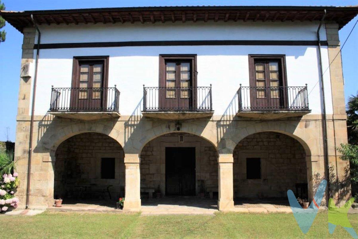 Casa Señorial del siglo XIX con muchas posibilidades! Con más de 600 m2 en una estructura de piedra, esta casa te ofrece todo el espacio que necesitas. . Distribuida en 2 plantas más un ático-desván, con una cubierta recientemente reformada, este hogar te brinda un encanto histórico con todas las comodidades modernas. Rodeada por 4.361 m2 de terreno urbano, podrás disfrutar de amplios espacios diáfanos propios de la época en que se construyó. Con techos altos, suelos de piedra y madera, contraventanas, varios balcones, porche y arcos de entrada, esta casa te transportará a otra época. Ubicada en un entorno tranquilo y colindante con la carretera nacional Santander-Burgos, estarás a tan solo 15 minutos de Santander, el aeropuerto y las playas. Además, esta propiedad es ideal para cualquier tipo de negocio turístico, como la realización de eventos, hostelería o incluso un hotel rural. Las opciones de negocio son infinitas. ¡Contáctanos ahora para más información y para concertar una visita a esta maravillosa casa!. Los impuestos, gastos de notaría y registro no están incluidos en el precio. 