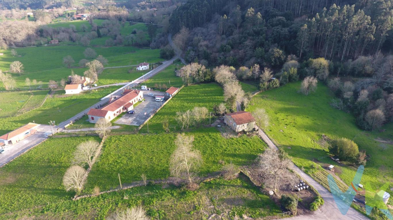 Se vende parcela urbana de 2.414,42 m² en el pueblo de Riaño, Ayuntamiento de Solórzano, con excelente acceso por carretera y todos los servicios al pie de la parcela.Edificabilidad máxima: 603 m²Terreno ideal para construir una o dos viviendasA solo 20 km de las playas de Noja, Isla, Loredo y GalizanoUbicación tranquila y rodeada de naturaleza