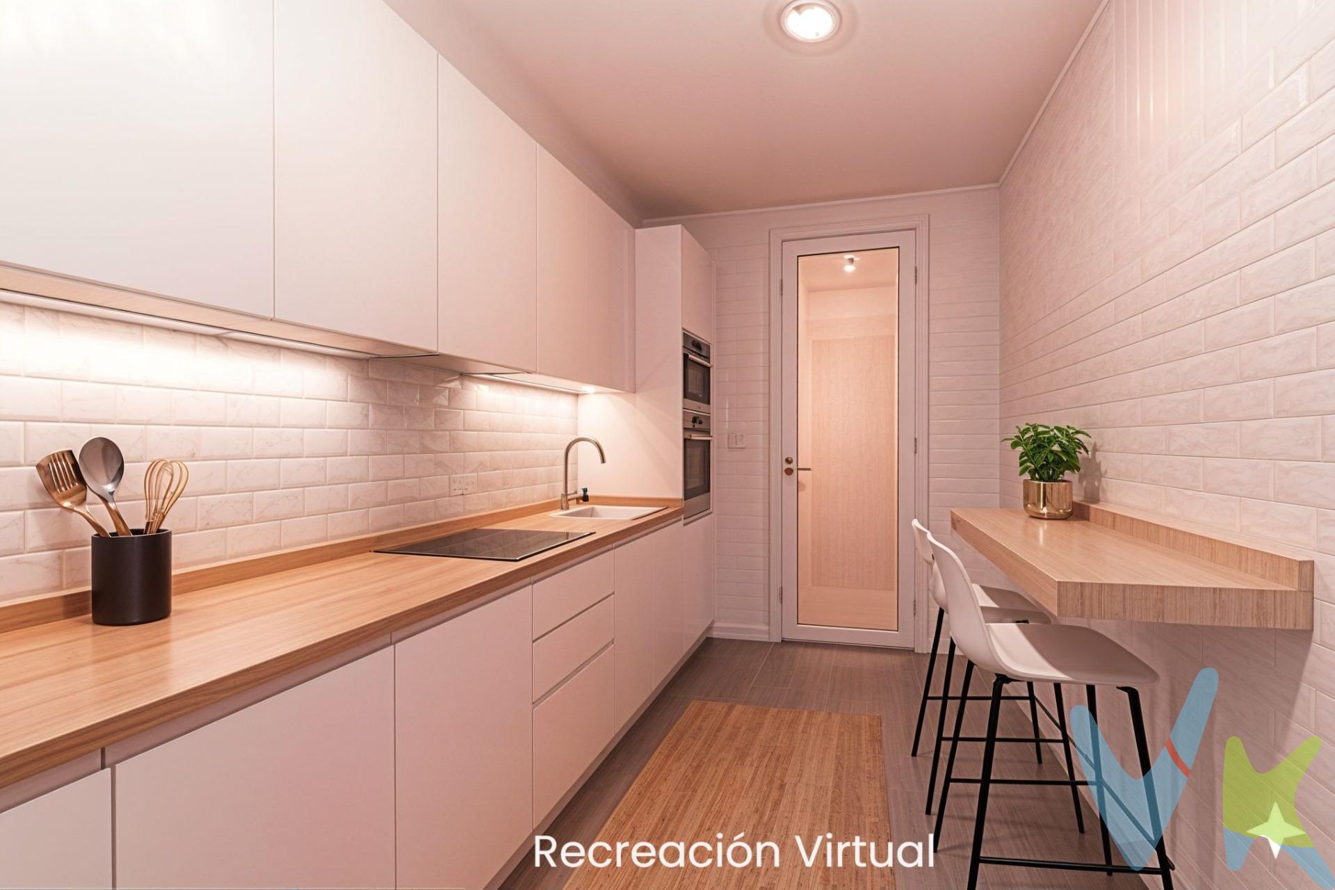 . Ubicado en una de las zonas más demandadas de Castellón, junto al Parque del Lago y a un paso del centro, este amplio y luminoso piso es ideal para quienes buscan espacio, luz y una excelente ubicación. La vivienda destaca por su doble orientación este-oeste, lo que garantiza luz natural y ventilación cruzada durante todo el día. El salón es amplio y muy luminoso, perfecto para disfrutar de un ambiente cómodo y acogedor. Su distribución ofrece tres habitaciones dobles y una individual, con múltiples posibilidades de redistribución y personalización. La cocina es independiente y cuenta con galería, aportando funcionalidad y espacio extra. El inmueble se encuentra para reformar, lo que permite adaptarlo completamente a tus gustos y necesidades. Actualmente dispone de un baño, aunque originalmente eran dos, por lo que existe la posibilidad de recuperar fácilmente un segundo baño. La vivienda cuenta además con terraza, trastero y plaza de parking. El edificio dispone de solo dos vecinos por planta, ofreciendo mayor tranquilidad y privacidad. El portal ha sido reformado y adaptado a la normativa vigente. Su ubicación estratégica permite disfrutar de colegios, comercios de proximidad, centros médicos, zonas verdes y transporte público a pocos pasos, con paradas de autobús cercanas y todos los servicios necesarios para el día a día. Una vivienda con espacio, luz y ubicación privilegiada, perfecta para crear el hogar que siempre has querido.