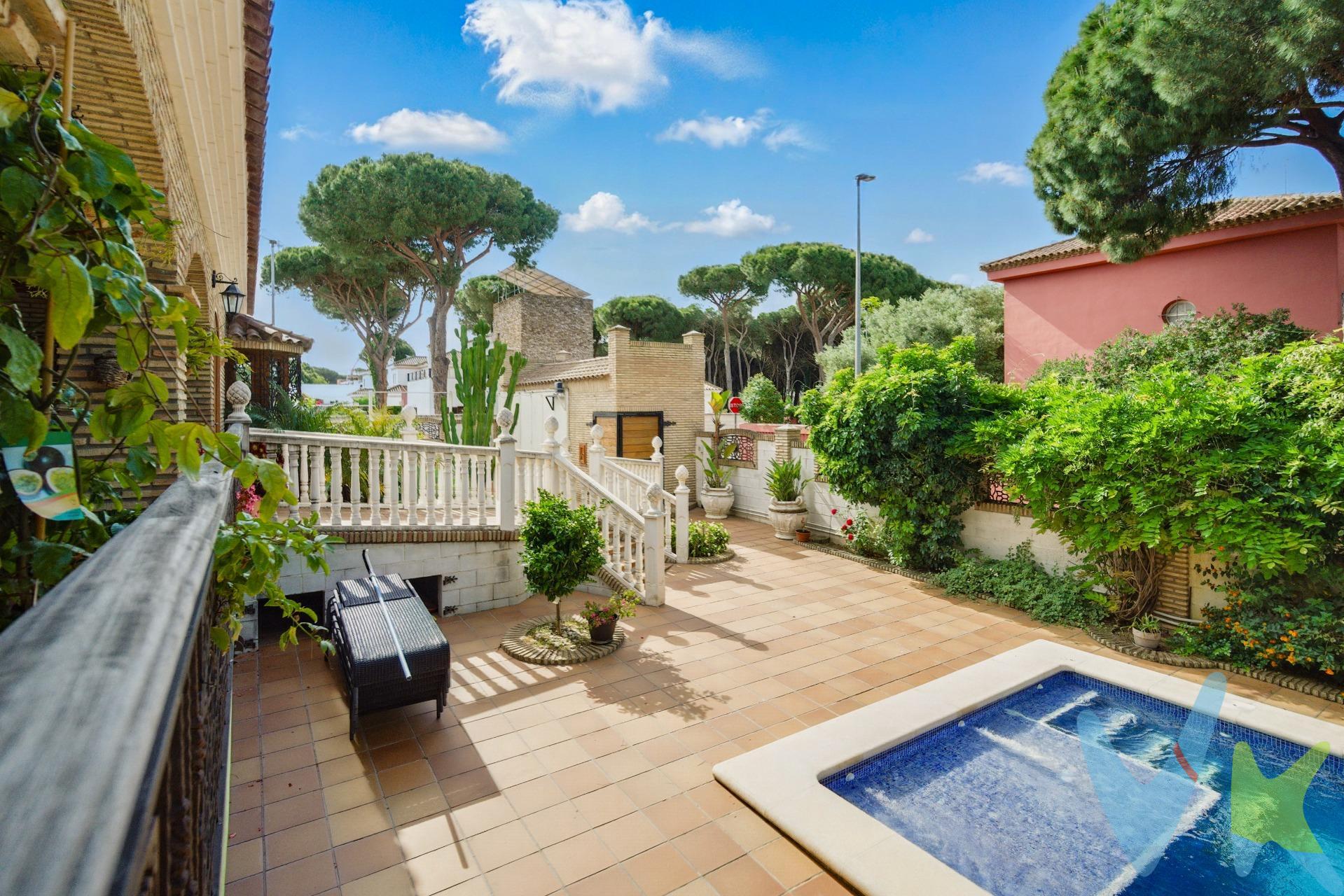 Descubre este impresionante chalet ubicado en la zona Cerromolino de Chiclana de la Frontera, a tan solo 1000 metros de la playa. Con una extensión total de 535 m² construidos sobre una parcela generosa de 688 m², esta propiedad es perfecta para disfrutar del estilo mediterráneo. Cuenta con cinco habitaciones dobles que ofrecen confort y amplitud, tres baños completos más un aseo adicional. La cocina está completamente equipada y lista para su uso inmediato. Entre sus características destacadas se incluyen: puertas interiores elaboradas en madera maciza (roble), alarmas contra incendios y robos, armarios empotrados amplios, así como un baño principal tipo suite. El exterior no te decepcionará; disfruta del sol español desde el jardín ornado con árboles autóctonos o relájate junto a tu propia piscina privada complementada por una barbacoa ideal para reuniones familiares al aire libre.Su sótano ha sido diseñado pensando en el entretenimiento e incluye vinoteca además de un área destinada al gimnasio personal dotado con hidromasaje.Ubicado estratégicamente cerca colegios,costos supermercados,y centros médicos,hace que sea perfecto tanto como residencia permanente o vacacional.El mobiliario, elementos decorativos y objetos personales que aparecen en las fotografías de este anuncio no están incluidos en el precio de venta del inmueble. Ven a visitarlo hoy mismo! . Comercializamos este inmueble en exclusiva, lo que le garantiza el acceso a toda la información y un servicio de calidad. En cumplimiento del Decreto de la Junta de Andalucía 218/2005 del 11 de Octubre, se informa al cliente que los gastos notariales, registrales, ITP y otros gastos inherentes a la compraventa no están incluidos en el precio. Igualmente disponemos del Documento Informativo Abreviado de la Propiedad (D.I.A) , y de un Seguro de Caución para garantizar las cantidades entregadas a nuestra Agencia en concepto de Reserva y/o Arras.