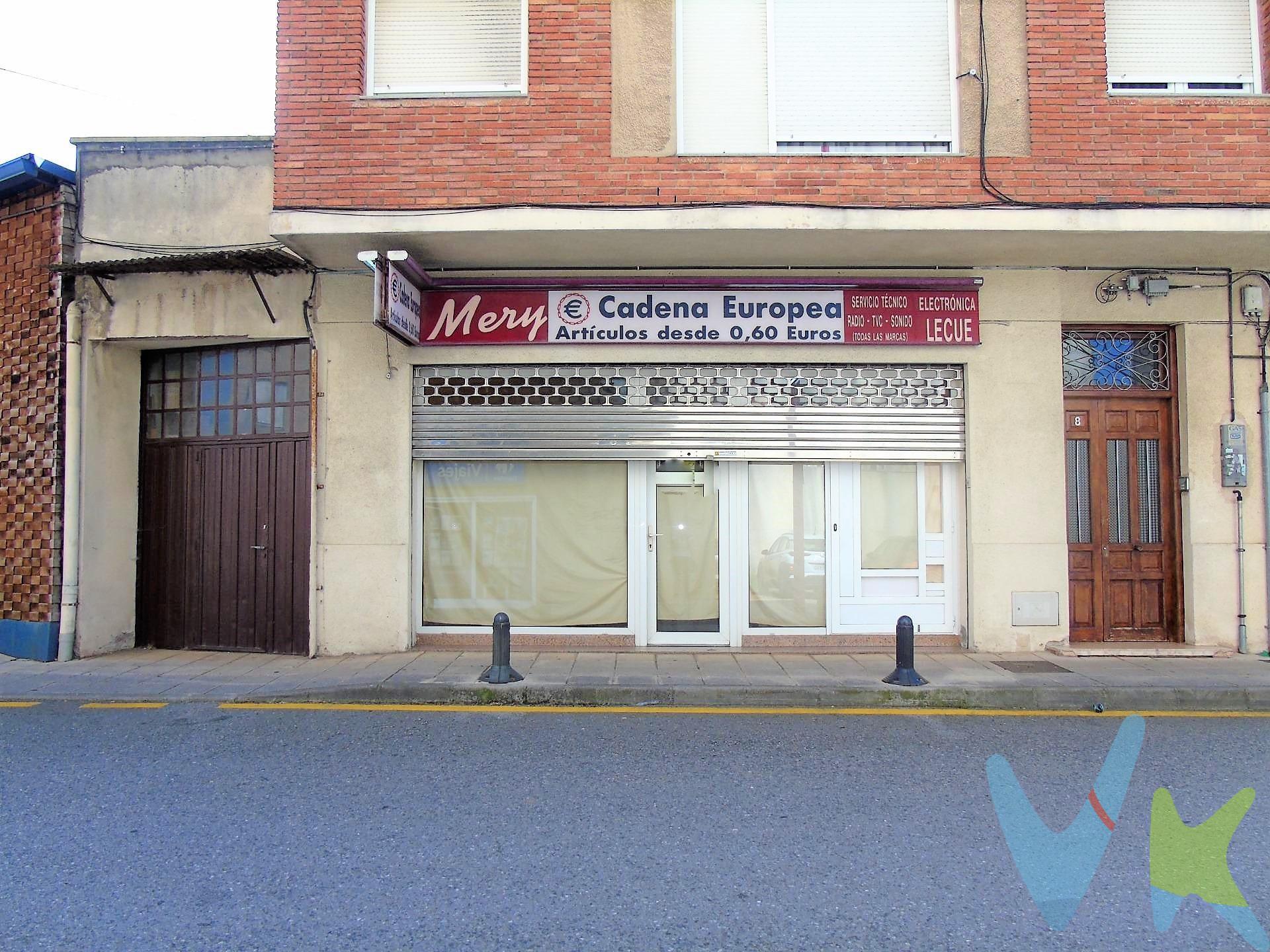 Amplio local diáfano en Solares, situado en zona estratégica justo enfrente del Balneario y del Ferial de Solares. Zona con movimiento comercial y hostelero. Sus 93m2 en una sola planta hacen ideal cualquier tipo de negocio. Cuenta con un aseo y un almacén. El frente es acristalado a modo de escaparate con aproximadamente unos 4,5 metros de frente. No dejes de visitarlo. Los impuestos, gastos de notaria y registro no están incluidos en el precio.