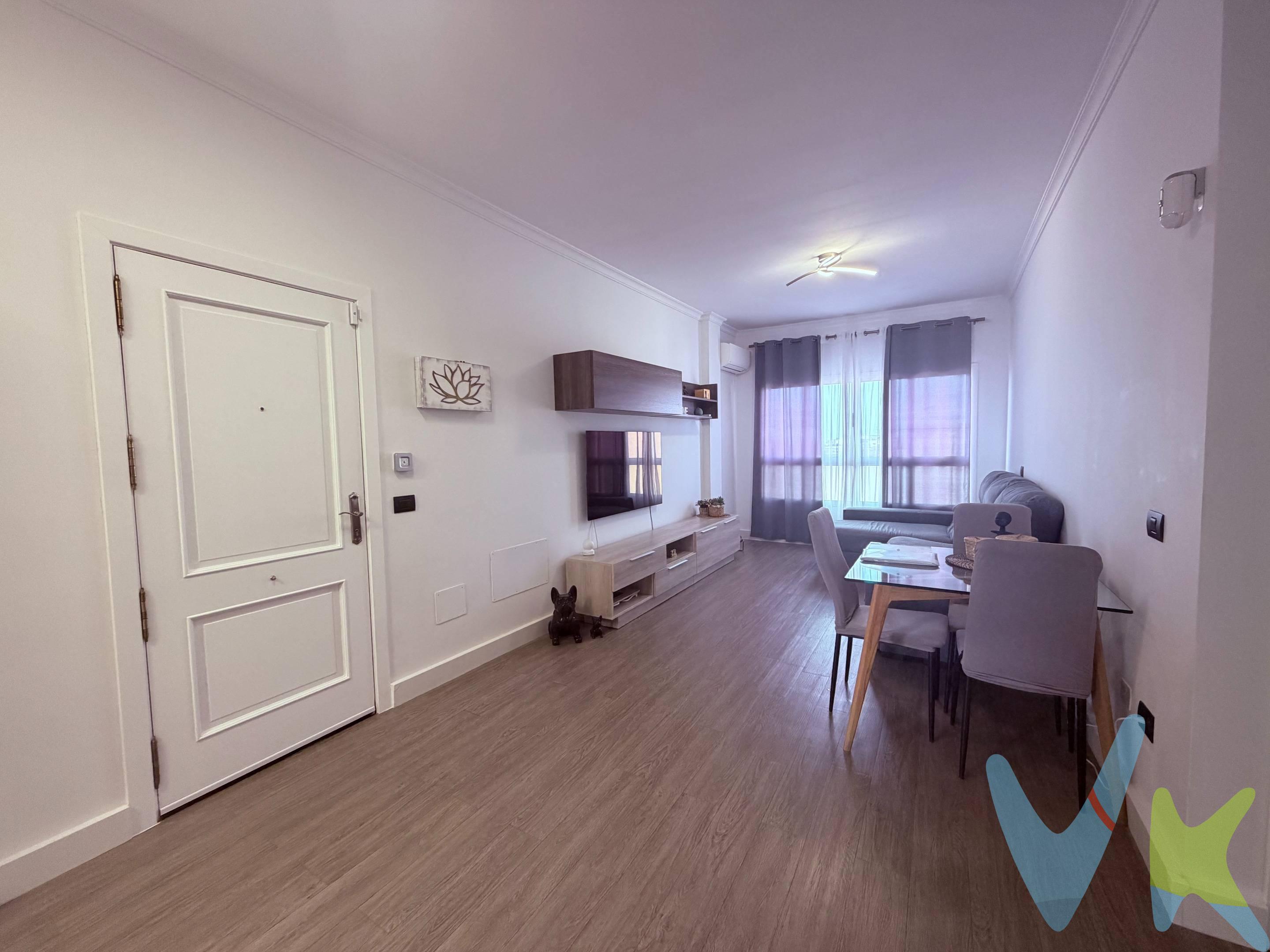 OPORTUNIDAD! Amplia vivienda de 3 dormitorios con garaje incluido, totalmente amueblada y lista para entrar a vivir. Se vende magnífica vivienda situada en la zona de Sardina del Sur, en una calle tranquila y residencial, dentro de un edificio independiente de tan solo tres plantas. La vivienda se encuentra en la tercera y última planta, lo que aporta mayor privacidad y tranquilidad. Distribución la vivienda cuenta con una distribución cómoda y funcional:. Salón amplio y acogedor con aire acondicionado. Cocina independiente con solana. 3 dormitorios, uno de ellos con acceso directo a un balcón. 1 baño. Balcón, ideal para disfrutar de un espacio exterior. Características . La vivienda se vende totalmente amueblada, incluyendo electrodomésticos de alta calidad, por lo que está preparada para entrar a vivir sin necesidad de realizar grandes inversiones. dispone de: Aire acondicionado. Sistema de alarma. Amplia plaza de garaje incluida en el precio, con espacio suficiente para facilitar el aparcamiento y disponer de almacenamiento adicional. Una vivienda ideal tanto para familias que buscan su hogar habitual como para quienes buscan una propiedad cómoda y bien equipada en una zona tranquila de Vecindario. El precio de venta no incluye impuestos ni los gastos derivados de notaría y registro. No pierdas la oportunidad de visitarla! Contacta para ampliar información o concertar una visita.
