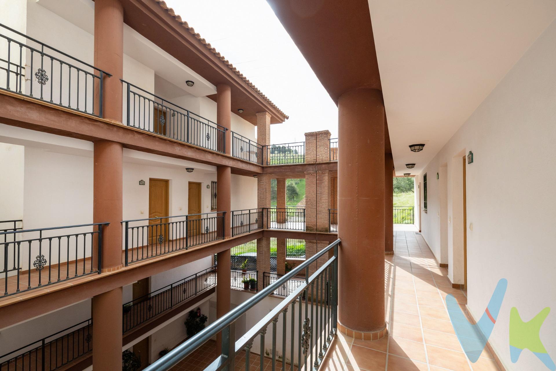 ¡Bienvenido a tu nuevo hogar junto a la naturaleza! Este encantador piso ubicado en un entorno natural, te brinda la tranquilidad y la frescura del aire puro, mientras disfrutas de la comodidad de estar rodeado de todos los servicios que ofrece uno de los pueblos con mayor crecimiento y proyección de la provincia, Cájar. El piso cuenta con tres amplios dormitorios, uno de ellos con acceso a pequeño patio privado; baño completo y aseo así como gran salón agradablemente luminoso y cocina completamente amueblada y equipada. Cada rincón de este hogar emana calidez y confort. Como toque adicional, dispone de cochera en el mismo edificio con acceso directo a través de sus dos ascensores. Además de su entorno natural, este piso está rodeado de comodidades que hacen que la vida sea más fácil y placentera. ¿Tienes hijos o eres aficionado al deporte? Justo al lado, encontrarás un polideportivo donde puedes disfrutar de actividades como fútbol, pádel, baloncesto, atletismo, petanca, .. ¿Te encanta dar paseos al aire libre o llevar a tus hijos a jugar? Los parques cercanos son el lugar perfecto para relajarte y divertirte. La conveniencia también está garantizada con la proximidad a colegios, lo que hace que este piso sea ideal para familias. La vivienda se encuentar ALQUILADA hasta el 2018,, con lo cual si no tiene prisa seria buena inversión. ¡No pierdas la oportunidad de hacer de este piso tu nuevo hogar!. Ref. N331. * El PVP indicado no incluye impuestos ni gastos de Escritura. * Honorarios agencia no incluidos. * Las superficies expresadas en esta página tienen carácter descriptivo y son aproximadas. * Los precios pueden ser susceptibles de modificación sin previo aviso. * Esta propiedad se vende parcialmente amueblada. 