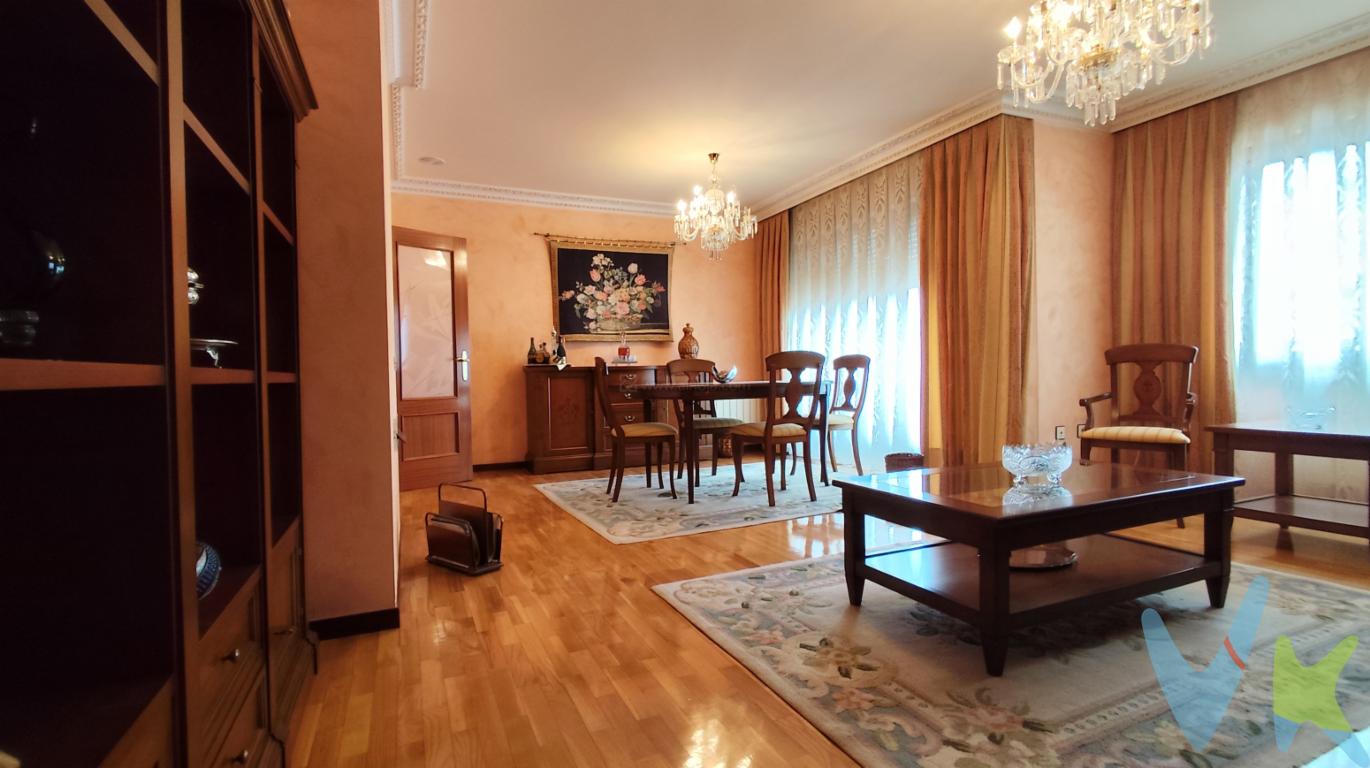 INMOBILIARIA SOLOZÁBAL presenta un dúplex con 2 terrazas en Calle Genera Urrutia de Logroño.¡Bienvenidos a esta oportunidad única de adquirir un elegante dúplex en una de las zonas más privilegiadas de Logroño! Este impresionante piso, ubicado en la quinta planta, se encuentra en General Urrutia, El Cubo, una ubicación que combina la tranquilidad residencial con una excelente conectividad a los puntos clave de la ciudad.Diseñado con un enfoque en el espacio y la funcionalidad, el inmueble se extiende a lo largo de 164 m² construidos, ofreciendo 141.54 m² útiles, meticulosamente distribuidos para maximizar el confort. Este espacioso dúplex cuenta con tres habitaciones bien iluminadas, ideales tanto para el descanso como para el trabajo. El diseño de cada habitación se ha pensado para aprovechar al máximo cada metro cuadrado, proporcionándoles a todos los miembros de la familia su espacio personal.La cocina equipada con modernos electrodomésticos es el sueño de cualquier entusiasta de la gastronomía, integrándose de manera perfecta con un área de comedor que promete ser el escenario de innumerables cenas y reuniones memorables. Además, el piso amueblado rebosa de un ambiente acogedor que invita al descanso y al disfrute.Contarás con un amplio salón, el corazón del hogar, donde la luz natural inunda cada rincón gracias a sus grandes ventanales, creando un ambiente ideal para el esparcimiento y el ocio. La distribución del dúplex permite una separación clara entre las áreas de día y noche, ofreciendo una excelente privacidad.Una de las características más destacadas de esta propiedad es su ascensor, facilitando el acceso diario y haciendo que las entradas y salidas de casa sean todo un placer. Además, incluye un garaje privado, asegurando que tu vehículo esté siempre protegido y accesible, un auténtico lujo en la zona.El inmueble también dispone de un trastero, un valioso espacio extra para mantener el orden y almacenar pertenencias que no sean de uso diario, pero que no querrás perder de vista. La conveniencia de tener una parada de autobús cercana, a solo unos pasos de distancia, asegura que las conexiones de transporte público estén siempre a mano, facilitando desplazamientos rápidos y eficientes a cualquier punto de la ciudad.La vivienda, dotada de detalles de alta calidad, proporciona un estilo de vida cómodo y sofisticado, ideal para quienes buscan asentarse en un entorno exclusivo sin sacrificar la comodidad de estar en el corazón de Logroño. Los materiales utilizados en su construcción y las terminaciones son de primera categoría, garantizando durabilidad y un toque de distinción en cada detalle.No dejes pasar este excepcional dúplex que reúne todas las características para convertirse en el hogar de tus sueños. Te invitamos a descubrir cada rincón de esta propiedad asistiendo a una de nuestras visitas programadas, donde podrás experimentar de primera mano el esplendor que este inmueble tiene para ofrecer. Haz de este piso, más que una vivienda, una experiencia de vida sin igual. La conjunción perfecta entre ubicación, espacio y confort te espera para ser descubierta. Esta es tu oportunidad de invertir en futuro, bienestar y calidad de vida en la vibrante ciudad de Logroño. ¡Te esperamos! 