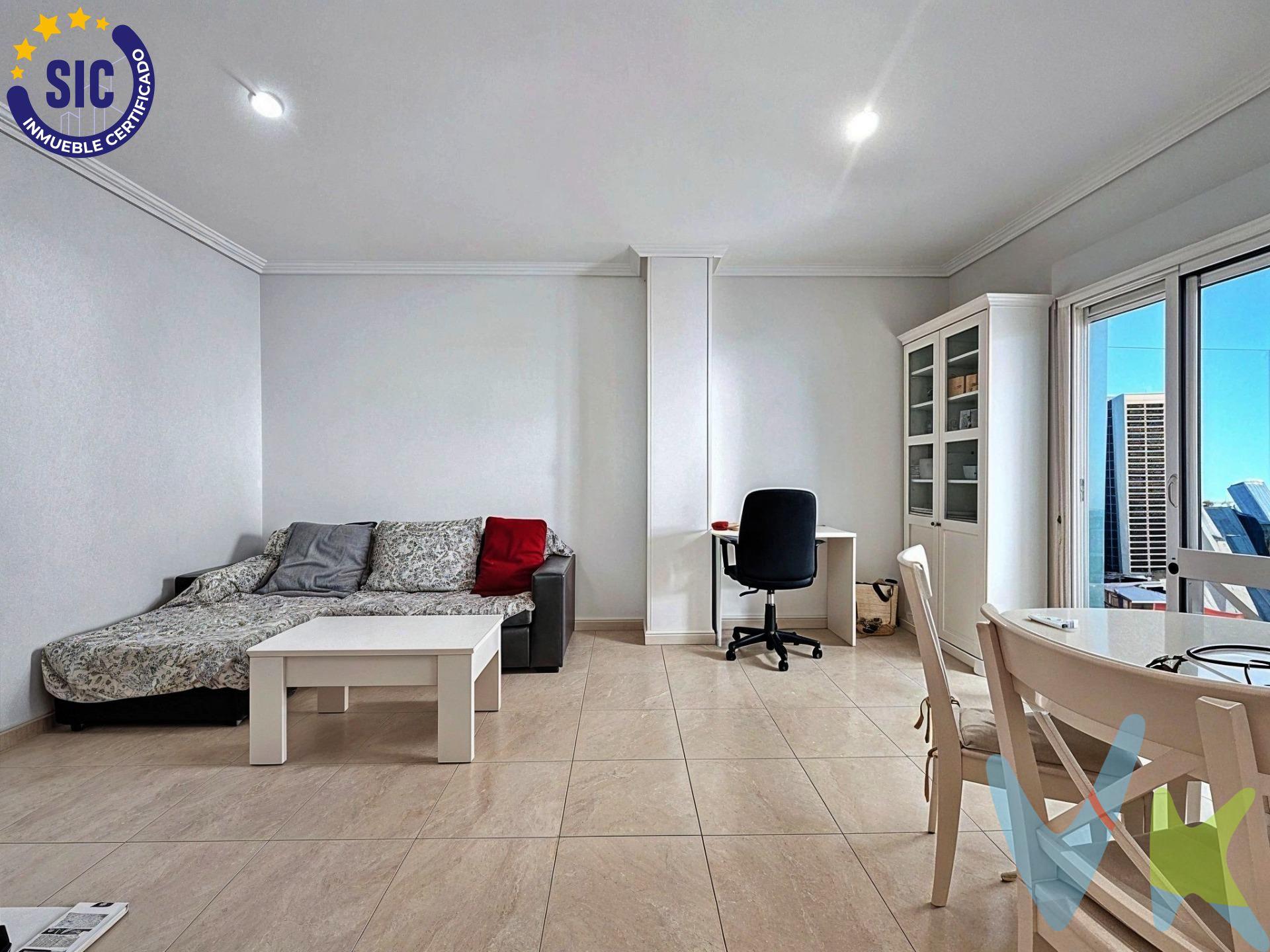 Vive donde otros sueñan con veranear. Este espectacular inmueble ofrece la oportunidad de disfrutar de un estilo de vida mediterráneo inigualable, en una ubicación privilegiada y con todas las comodidades de una urbanización de lujo. Ubicación Privilegiada y Entorno Natural. Situado en Primera Línea de Mar, con acceso directo a la tranquila Playa del Torres. Disfrute de la calma de un entorno natural con amplias zonas de paseo costero, sin renunciar a la conexión urbana: a tan solo 4 km de la vibrante Benidorm. Una localización estratégica que garantiza calidad de vida y una revalorización constante. Espacios Diseñados para el Confort. La propiedad se entrega totalmente amueblada y equipada, lista para entrar a vivir o para empezar a disfrutarla como segunda residencia desde el primer momento:. Distribución: Dos amplias habitaciones y dos baños completos. Luminosidad: Salón-comedor con grandes ventanales que inundan la casa de luz natural. Vistas Panorámicas: Una terraza privada con vistas directas al mar y a la piscina, el rincón perfecto para desconectar. Servicios de Alto Nivel. El precio incluye plaza de garaje y trastero, dos activos esenciales que aportan comodidad y valor añadido. Además, la comunidad ofrece instalaciones de primer orden:. Piscina y solárium con vistas. Gimnasio totalmente equipado. Servicio de conserjería para su total tranquilidad. Nota para Inversores: Aunque la propiedad se proyecta para su venta libre de ocupantes, existe la posibilidad de adquirirla con el inquilino actual (solvente y con contrato vigente). Esto permite obtener una rentabilidad inmediata y probada desde el día uno, convirtiéndolo en un activo inmobiliario seguro y sin periodos de carencia. VENTA:. PVP 249.000€.  Gastos e impuestos no incluidos en el precio. La compra conlleva impuestos y gastos de formalización para el comprador. A título orientativo se informa que en segundas transmisiones el  ITP  con carácter general en  Valencia  es del  10%, pudiendo existir otros tipos impositivos atendiendo a  las circunstancias  personales del comprador u otras circunstancias previstas legalmente. Base imponible del impuesto el mayor valor entre el precio de compraventa, la tasación o el valor de referencia catastral. En cuanto a los gastos de  notaría y registro, en su caso,  suelen oscilar aprox; entre 1,5% y 2,5% (aranceles variables según precio, n.º de copias y complejidad). El comprador elige notario. Si el comprador precisase de  hipoteca: tasación, condiciones y costes bancarios serán según entidad elegida por el comprador, así como los gastos de gestoría, y cualesquiera otros gastos inherentes a la formalización de la compraventa que legalmente correspondan a la parte compradora, salvo pacto expreso en contrario con el vendedor. El consumidor tiene,  conforme a la normativa vigente, a su disposición información y documentación adicional relativa al inmueble y condiciones de la compraventa, que podrá ser consultada en C/Joaquín Costa 4, bajo 46005 Valencia o urbe2@remax.es. Honorarios de mediación inmobiliaria a cargo del VENDEDOR (según acuerdo con el mismo). Se informa al consumidor que la agencia actúa como intermediaria inmobiliaria en la operación, estando cualquier eventual compraventa y sus condiciones sujeta a la aceptación expresa del propietario-vendedor y a la posterior formalización del correspondiente contrato.