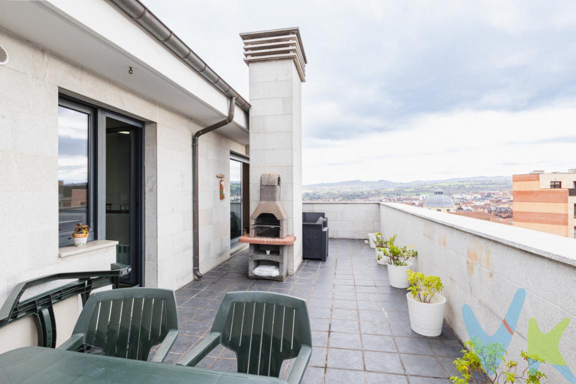  ÁTICO EN VENTA - OVIEDO [ASTURIAS] \"EDIFICIO PRADO DEL MOLINO\"Espectacular ático  situado a 15 minutos del centro de la capital. Edificio construido en al año 2007 tradicional de hormigón armado.Este piso, ubicado en la planta 07 de un edificio construido en el año 2007, tiene un total de 112 metros construidos, de los cuales 96.7 metros son útiles. Su distribución es perfecta, con 2 habitaciones amplias que te permitirán disfrutar de la tranquilidad y el confort que tanto deseas.Principalmente la vivienda fue  entregada en plano con  tres dormitorios, dos baños, salón-comedor, cocina y terraza. Actualmente la vivienda esta distribuida de la siguiente manera: Séptima planta distribuida en hall de entrada dando acceso a un primer dormitorio con armario empotrado, cocina totalmente amueblada y equipada [acceso a la terraza], un baño completo con plato de ducha, un segundo dormitorio en suite  con vestidor y baño completo con bañera. Finalmente nos encontramos con un  amplio y luminoso salón comedor con acceso a la terraza. La terraza dispone de 35m2 con una increíble vista panorámica de Oviedo donde poder disfrutar  de la barbacoa y zona de descanso. La vivienda dispone de un trastero en la misma planta y una plaza de garaje. Ventanas / Velux : Persianas y cristales de seguridad [control solar, vidrio térmico]. Domótica.Suelo : Parquet Flotante con aislante acústico anti-impactoCocina : encimera Silestone, frigorífico americano, campana extractora, horno , microondas, lavavajillas integrado y lavadora. [Samsung]Calefacción y producción de agua caliente : Gas Natural con circuito de radiadores de aluminio.Comunidad : Servicio de limpieza diarioLa ubicación de este inmueble es inmejorable. Con tren y bus cerca, tendrás todas las facilidades de transporte público a tu disposición. Además, estarás en una zona privilegiada de Oviedo, con todos los servicios necesarios a tu alcance, como colegios, supermercados, restaurantes y comercios.La luminosidad de las estancias y la amplitud de cada uno de los espacios hacen de este piso la opción perfecta para aquellos que buscan comodidad y funcionalidad en un mismo lugar. Cada rincón ha sido cuidado al detalle, creando un ambiente acogedor y moderno.Pero no solo eso, si eres amante de la naturaleza, estás de enhorabuena, ya que este piso se encuentra en una zona rodeada de zonas verdes y parques, donde podrás disfrutar de paseos al aire libre y momentos de relax.En resumen, este piso en venta en la zona Ciudad Naranco de Oviedo es sinónimo de confort, calidad de vida y una ubicación privilegiada. No pierdas la oportunidad de visitarlo y comprobar por ti mismo todas las ventajas y beneficios que ofrece.  