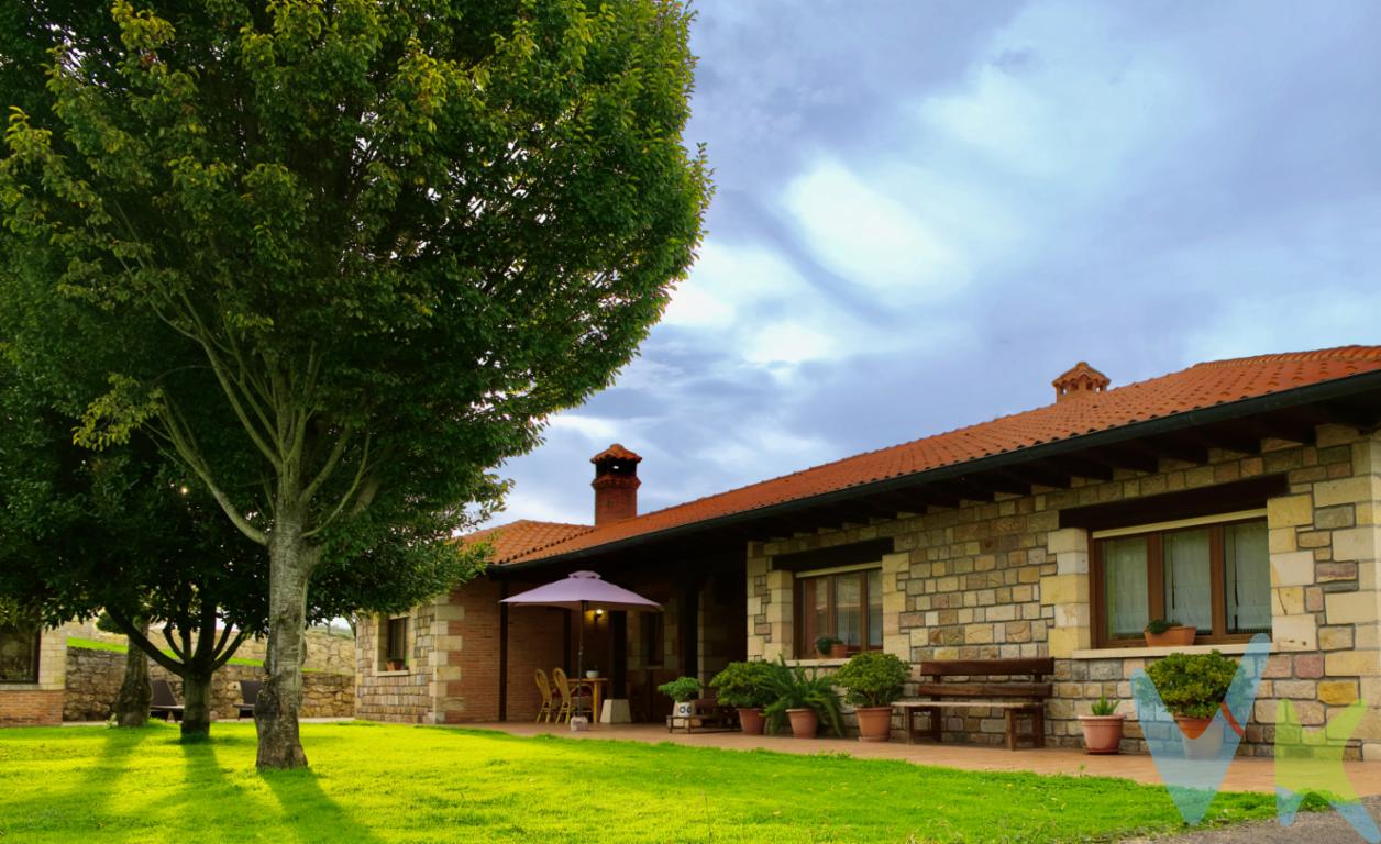 Vivienda unifamiliar de 510 metros cuadrados situada en Reocin, con vistas panorámicas al valle en plena naturaleza de Cantabria y edificada en una extraordinaria parcela de 4.300 metros cuadrados vallada perimetralmente en piedra. Esta casa supone un esmerado trabajo arquitectónico.Debido a la morfología del terreno se  proyecto la construcción de una vivienda en dos plantas creando el acceso principal en la parte superior donde se alberga el porche de verano orientado al sur.Accedemos al interior por un amplio hall de entrada con diseño abierto donde un pasillo conecta las amplias estancias de día de la primera: Salón-comedor con chimenea Cocina Office Zona de descanso Dos dormitorios en suite, con baño incorporado.  Dos habitaciónes dobles para invitados y un baño completo de cortesíaEl corredor de acceso se abre a un generoso balcón  donde podemos contemplar el atardecer con vistas panorámicas al valle.  Conectamos la planta principal por el interior mediante una cómoda escalera iluminada con pavés.La planta baja distribuye tres estancias destinadas a la vida familiar de dia.   Destaca la amplia cocina contigua a la bodega y una estancia independiente destinada en la actualidad a estudio con baño incorporado. Tiene relevante importancia el garaje para 7 coches totalmente equipado paredes revestidas cuya la canalización de  suministros quedan cubiertas y dejando una estancia cómoda con fácil acceso a los registros mediante Portillas laterales.La casa imprime carácter; muestra de ello es la madera de roble en los anchos aleros del porche y balcón, así como en los pilares sobre las pilastras de piedra, dotando robustez y elegancia. La fachada de piedra de sillería con mampostería canto rodado y ladrillo macizo de cara vista es muestra de una alta selección de materiales así como el grado de calidad en la construcción donde trabajaron artesanos canteros y gremios especializados en la aplicación de los mismos.  DISTRIBUCIÓN  & CARACTERÍSTICAS INTERIOREn la distribución se conjugaron criterios prácticos y estéticos, resultando una vivienda muy funcional que aporta comodidad en su uso.Cabe destacar amplios ventanales que potencian la luminosidad de la casa.  Domótizados.  Armarios empotrados  Calefacción de gasoil.La Finca cuenta con zona de huerta, otra construcción para aperos y un comedor privado exterior equipado con horno de leña y barbacoa, totalmente independiente y acristalado para su uso durante todo el año.¿Proyectas la vida en este espacio?Te invitamos a conocerla!! CALIDAD Y COMODIDAD en tú hogar.Solicita más información en Inmozenter: 942228103