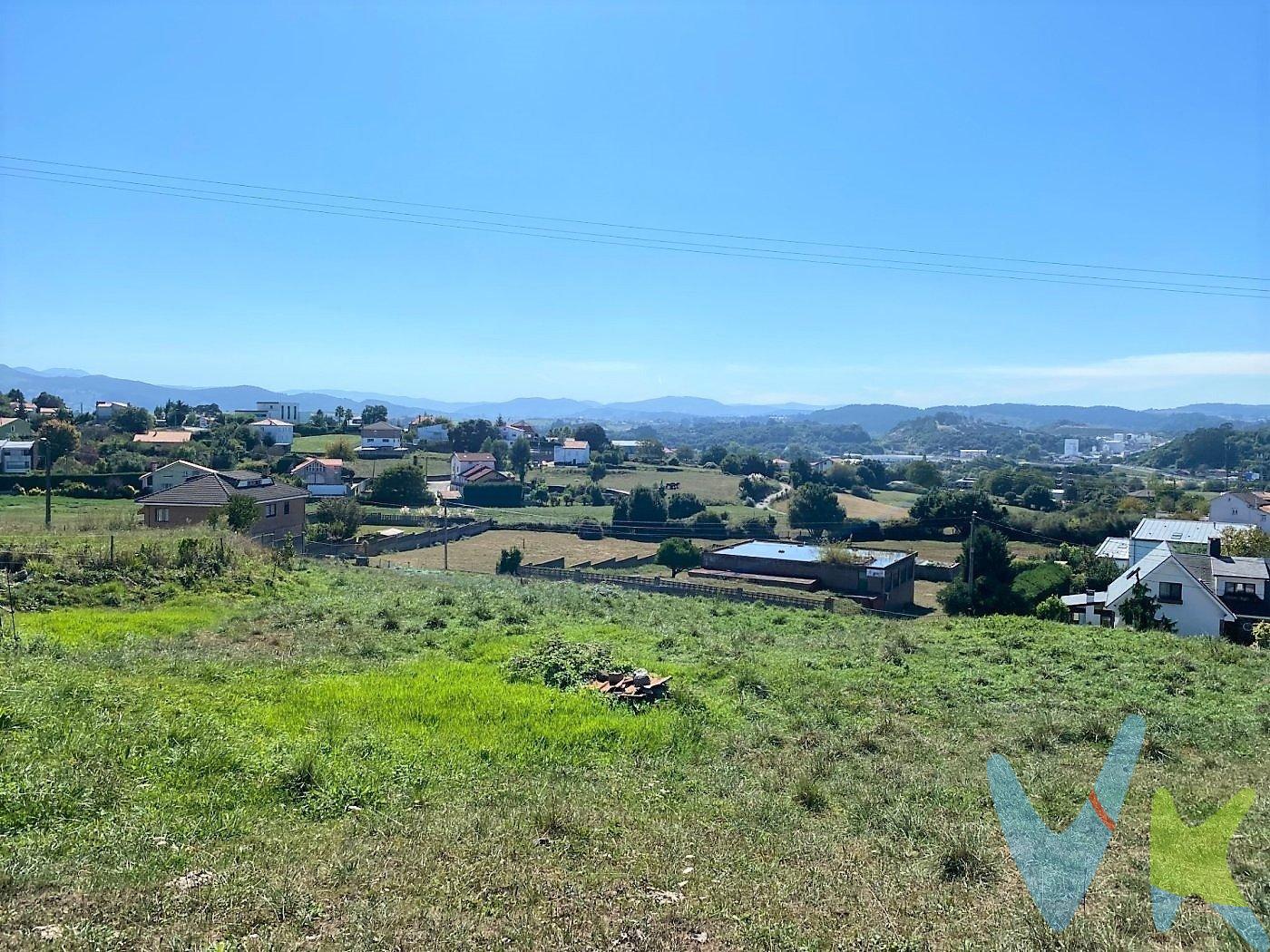 Hoy ponemos a la venta una finca en una zona ideal para vivir con la tranquilidad de los pueblos, pero bien comunicada.., rodeada de chalets unifamiliares.  .  La finca total quedara segregada en dos parcelas de unos 1.600 metros cada una, para la construcción de dos chalets individuales de aproximadamente 90 m2 por planta.  El precio de la finca de abajo será de 85.000 €, siendo la de arriba 110.000 €.  .  Los Impuestos, gastos de notaría y registro no están incluidos en el precio. 