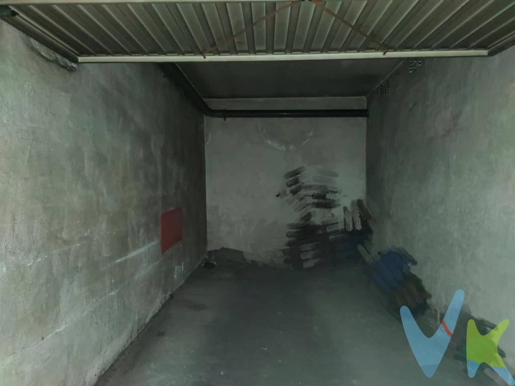  Plaza de garaje cerrada en El Entrego. Superficie 16 m2. Delante del porton se puede aparcar otro coche pequeño