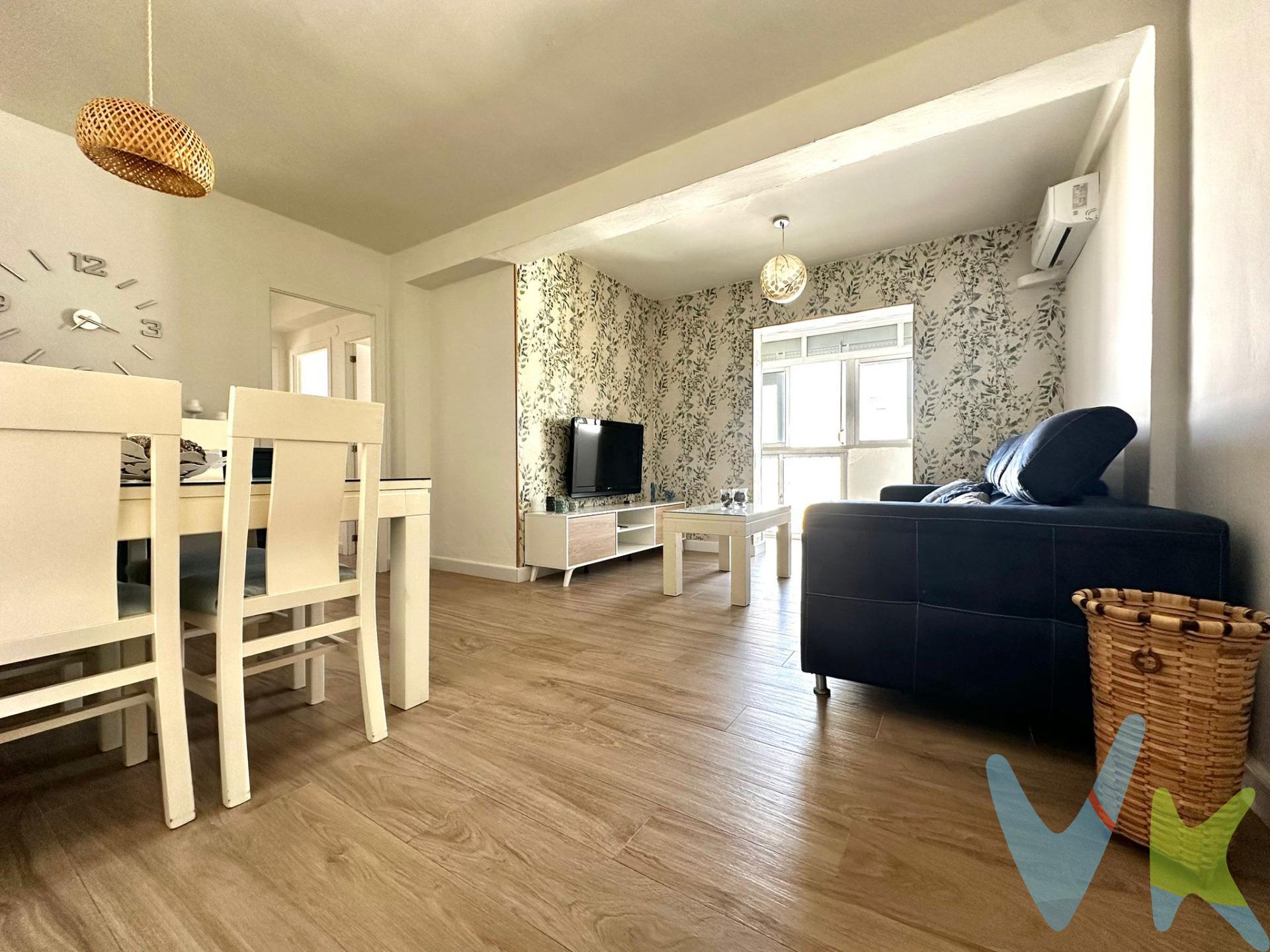 Zona rodeada de comercios, farmacias, colegios, bares, a pocos minutos del centro de la ciudad y del centro comercial el Paseo. Vivienda en una tercera planta sin ascensor reformada y lista para entrar a vivir. Consta de tres dormitorios y un baño. Salón - comedor bastante amplio con terraza acristalada y cocina independiente con lavadero. LLÁMENOS PARA MÁS INFORMACIÓN!!. De acuerdo con lo prevenido en el Decreto 218/2005, de 11 de octubre, se informa al cliente que los gastos notariales, registrales, impuesto de transmisiones (ITP), honorarios de intermediación, gastos financieros, y otros gastos inherentes a la compraventa no están incluidos en el precio. Por mandato expreso del propietario, comercializamos este inmueble en exclusiva, lo que le garantiza el acceso a toda la información, a un servicio de calidad, un trato fácil, sencillo y sin interferencias de terceros. Por este motivo, se ruega no molestar al propietario, a los ocupantes de la propiedad o a los vecinos. Muchas gracias por su comprensión.