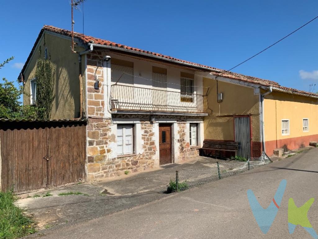 Se vende casa con terreno y edificaciones en Pontonillas-Cabezón de la Sal (Cantabria)GRAN OPORTUNIDAD!!! Casa con tres hectáreas de terreno en la zona de Pontonillas, a un paso del centro de Cabezón de la Sal, con todos los servicios cerca y excelente comunicación.La vivienda principal está distribuida en dos plantas y cuenta con; cuatro dormitorios, un baño completo, cocina independiente y salón. La casa necesita reforma integral.Además la propiedad incluye tres edificaciones anexas, una destinada a uso industrial, otra como almacén y otra como uso agrario.Ideal para quienes buscan un espacio amplio, bien ubicado, con posibilidades residenciales, comerciales o agrícolas.Entorno rural con comodidad urbana.Para más información o visita, contáctanos sin compromiso. 