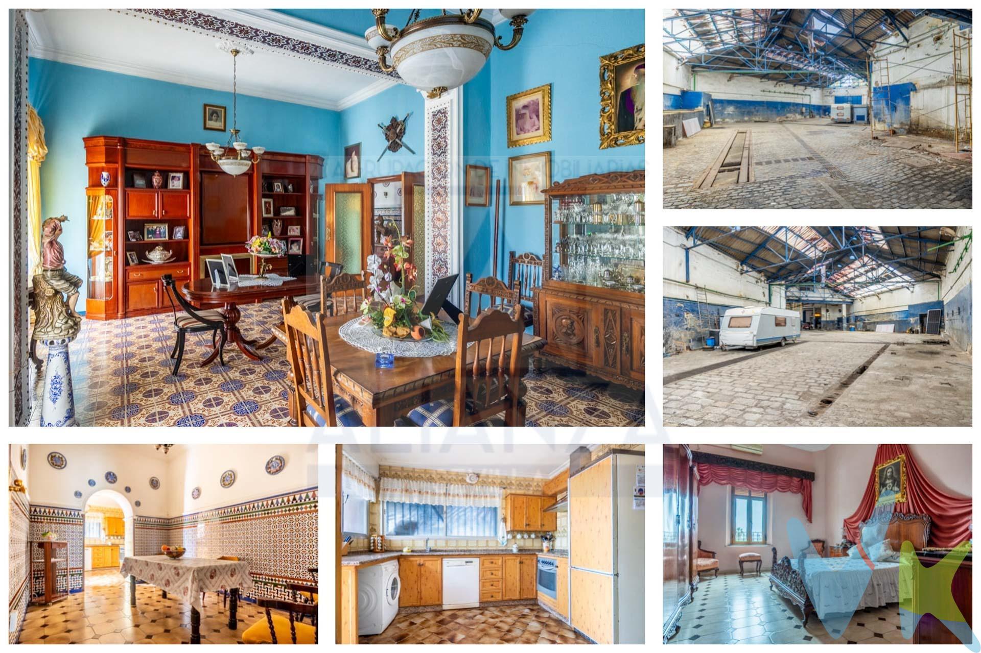 Venta terreno Camas (Sevilla). ¿Ves el próximo HITO en el horizonte de Sevilla?. Deja de mirar el mapa y empieza a dibujar el futuro. Imagina un sitio donde la tranquilidad de Camas se junta con el ritmo imparable de Sevilla, a unos minutos en coche del centro de la capital andaluza. Aquí te espera una inversión genial, con fachadas a dos calles y con unas vistas increíbles, ofreciéndote una perspectiva única de la ciudad. Es la puerta a un nuevo capítulo de tu éxito. Con 656 m² de suelo urbano y una casa habitable reformada, pozo propio y una nave al lado como punto de partida, el proyecto podría llegar a 1.968 m² construidos en 3 plantas más garajes. Piensa a lo grande, HACE FALTA en la zona viviendas para comprar y alquilar, centros de salud de todo tipo, públicos o privados, residencias de mayores que ofrezcan buena calidad de vida cerca de la ciudad, albergues juveniles con buen ambiente y bien comunicados, hoteles pequeños con encanto local, apartamentos turísticos que la gente busca por lo fácil que es llegar, gimnasios para gente activa, o incluso ese centro comercial grande que se va a convertir en el nuevo referente de la zona. La ubicación no es casualidad, en un abrir y cerrar de ojos, tus clientes o la gente que viva allí estará disfrutando del encanto de Triana, la Giralda y la Torre del Oro de Sevilla o el centro de una ciudad con rincones preciosos llenos de historia. Y para los que vienen de fuera, justo en la puerta tienes parada de taxis, autobuses y, a pocos minutos una Estación de Metro con parking. Un nudo de comunicaciones estratégico que te conecta directamente con el corazón de Sevilla. Además hay vía directa al Aeropuerto (A 19 min) y a la Estación de Trenes Santa Justa (A 18 min) ¡un puntazo! ¡Incluso Madrid y Barcelona están a un vuelo corto!. Mira cómo se transforma La Pañoleta, un barrio que cambia rapidísimo, con nuevas urbanizaciones y centros comerciales importantes ya instalados como CARREFOUR, DECATHLON, LEROY MERLÍN, Parque empresarial VEGA DEL REY, y la influencia de sitios como HIPERCOR de El Corte Inglés, han hecho que la zona valga más y sea mucho más atractiva. Aquí, hay más gente buscando que oferta. Y tú puedes ser quien dé respuesta a esa necesidad. La cédula urbanística que hay ahora es tu guía para un proyecto seguro y rentable. La forma rectangular del terreno y que dé a dos calles es perfecto para construir cosas útiles y variadas. Las construcciones que ya hay son un buen comienzo que te ahorra tiempo y facilita los primeros pasos. Imagínate ser quien impulse el próximo gran proyecto en una zona donde el valor sube sin parar, gracias a lo bien comunicada que está y lo mucho que gusta. Esto no es solo comprar un terreno, es la oportunidad de dejar tu marca en un sitio con un futuro asegurado. Es pensar en construir algo importante, en dar valor a un sitio que lo necesita. ¿Notas la fuerza de esta oportunidad? Llámanos y concierta una cita para verlo. Informamos a nuestros clientes que el precio de venta no incluye lo siguiente: Honorarios de la agencia inmobiliaria, impuestos (el Impuesto de Transmisiones Patrimoniales, I.V.A. o A.J.D., en su caso), otros gastos de la compraventa (gastos de registro de la Propiedad, Notaría, gestoría ni de posible financiación). Documento F.I.A. a disposición del consumidor según Decreto 218/2005 Junta de Andalucía.