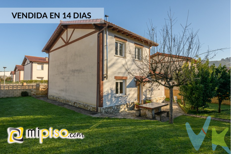 Oportunidad. Chalet Individual en Rada. La vivienda consta de dos plantas y una amplia parcela muy independiente. En la planta baja nos encontramos con habitación, baño completo y salón con cocina americana desde donde tenemos acceso al jardin. En la planta primera disponemos de 3 habitaciones y baño completo. Esta en perfecto estado para disfrutar de la casa sin necesidad de reformas. Garaje cerrado. El chalet es ideal tanto para primera vivienda por estar cercano a todo tipo de servicios como para segunda vivienda ya que esta a tan solo 10 minutos de playas. Es el momento de disfrutar de la casa de tus sueños!!!!!!