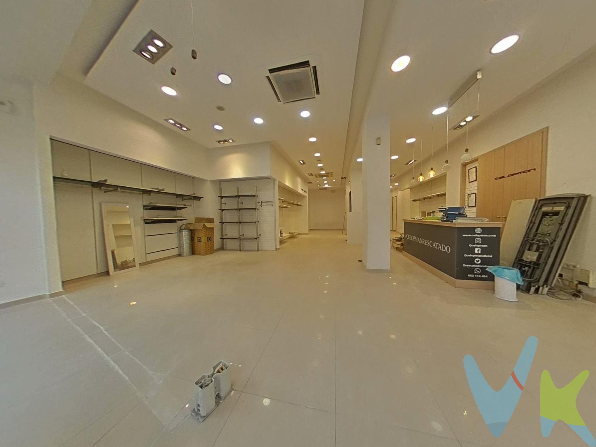 🚀 OPORTUNIDAD PARA TU NEGOCIO!!!!. 🎯 Local comercial de 106 metros en Av. Jesús Rescatado, en una ubicación TOP. 💎 Fachada con escaparate de 10m. 💎 Reformado y listo para entrar. 💎 Climatización central F/C. 💎 Salida de humos e insonorizado. ✅ Ideal para tiendas, oficinas o restauración . 📲 Contáctanos y da el salto con tu negocio. Visítalo ahora!!. El comprador tendrá un coste adicional de un 2% más IVA del precio de venta final, por el servicio de gestión, asesoramiento y formalización del proceso de compra. Este importe no está incluido en el precio publicado en venta. INFORMACIÓN ADICIONAL. Para cumplir con la normativa vigente tenemos a disposición del cliente el Documento de Información Abreviada D. I. A. Los precios indicados pueden sufrir alteraciones sin previo aviso. Los GASTOS DE LA COMPRA serán según ley (Notaria, Registro e Impuestos) y no están incluidos en el precio señalado. 