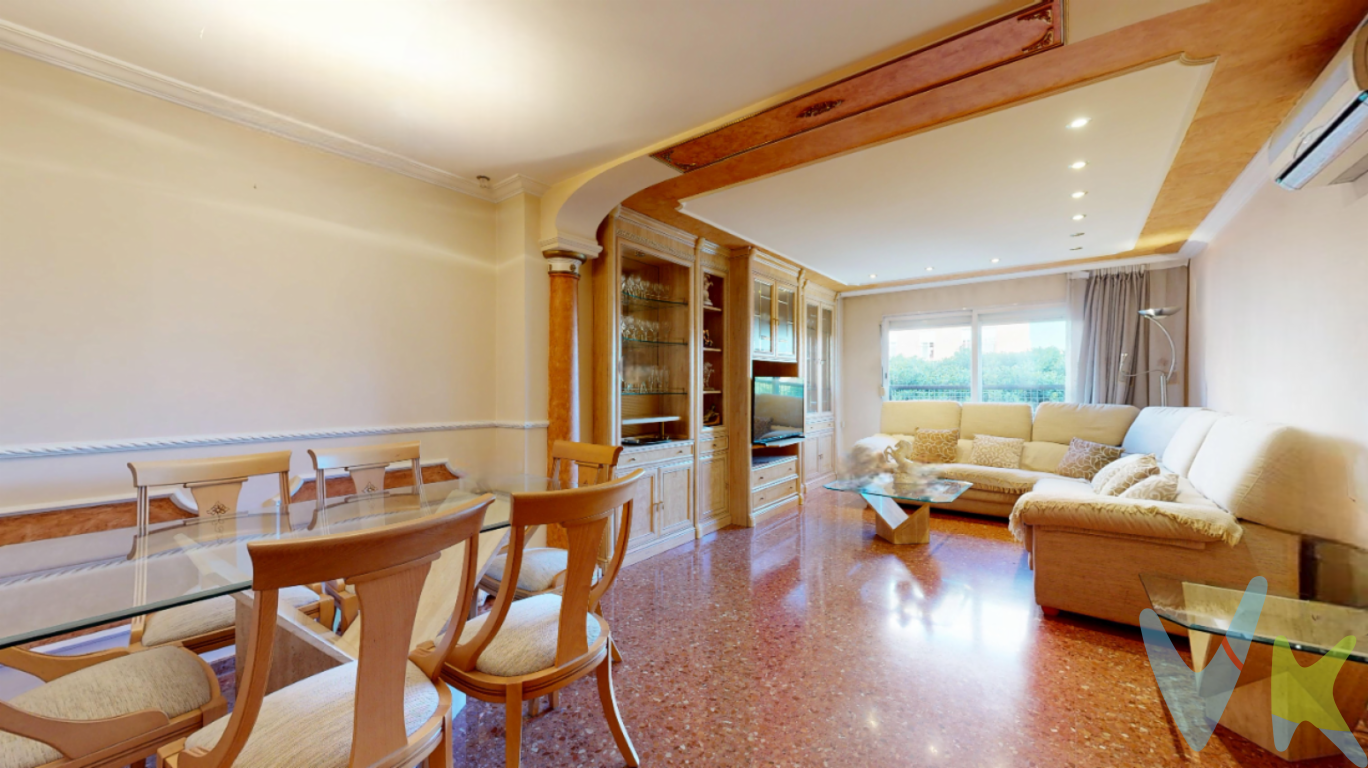 Piso de 90m² con ASCENSOR, TERRAZA, GARAJE Y TRASTERO, en el centro y a un paso del metro de Torrent  Ofrecemos la posibilidad de adquirir un fantástico piso de VPO en primera altura de 90m² distribuidos en 3 habitaciones, 2 baños, uno de ellos incorporado a la habitación principal, salón-comedor con balcón y cocina independiente con práctica galería y acceso a una cuadrada terraza muy aprovechable.  No hará falta que realices mucha inversión en actualizarlo ya que está construido en el año 2004  Junto a la vivienda, en el mismo precio, se incluye la plaza de garaje en la misma finca con acceso directo por ascensor y un cómodo trastero de unos 9m² que será la envidia de conocidos ya que te facilitará que tengas toda la vivienda en orden.  La excelente zona donde se ubica esta propiedad, hace que la vida sea mucho más cómoda ya que disponemos de estación de metro muy muy cerca, supermercados, colegios, gimnasios con piscina, zona de restauración con mucho ambiente muy cerca,...  Fácil acceso de entrada y salida con vehículo sin tener que atravesar la ciudad. En fín, si buscas una vivienda cómoda, espaciosa, práctica y que además sea una buena inversión de futuro, es el momento de decidirte.  Llámanos y te daremos más información acompañándote en todo el proceso de compra.    Si tienes que vender antes tu vivienda, llámanos y te asesoramos cómo hacerlo para además tener los mínimos gastos posibles y todas las garantías.  Agencia Registrada con el nº00516 en el Registro Obligatorio de Agentes Inmobiliarios de la Comunidad Valenciana    Por mandato expreso del propietario, COMERCIALIZAMOS ESTE INMUEBLE EN EXCLUSIVA, lo que le garantiza el acceso a toda la información, a un servicio de calidad, un trato fácil, sencillo y sin interferencias de terceros. Por este motivo, se ruega NO MOLESTAR AL PROPIETARIO, a los ocupantes de la propiedad o a los vecinos. Muchas gracias por su comprensión.   La oferta está sujeta a cambios de precio o retirada del mercado sin previo aviso. Este anuncio en su conjunto, incluyendo textos, fotos, imágenes o cualquier otro contenido de este, no es vinculante dado que la información es ofrecida por terceros y puede contener errores. Se muestra a título informativo y no contractual.  El precio anunciado NO INCLUYE los impuestos, ni los gastos como, Notario, Registro de la Propiedad, ni los honorarios de la agencia inmobiliaria.  Esta propiedad se pone a la venta con toda la documentación comprobada y en regla, por lo que ofrecemos GARANTIAS a los compradores.  