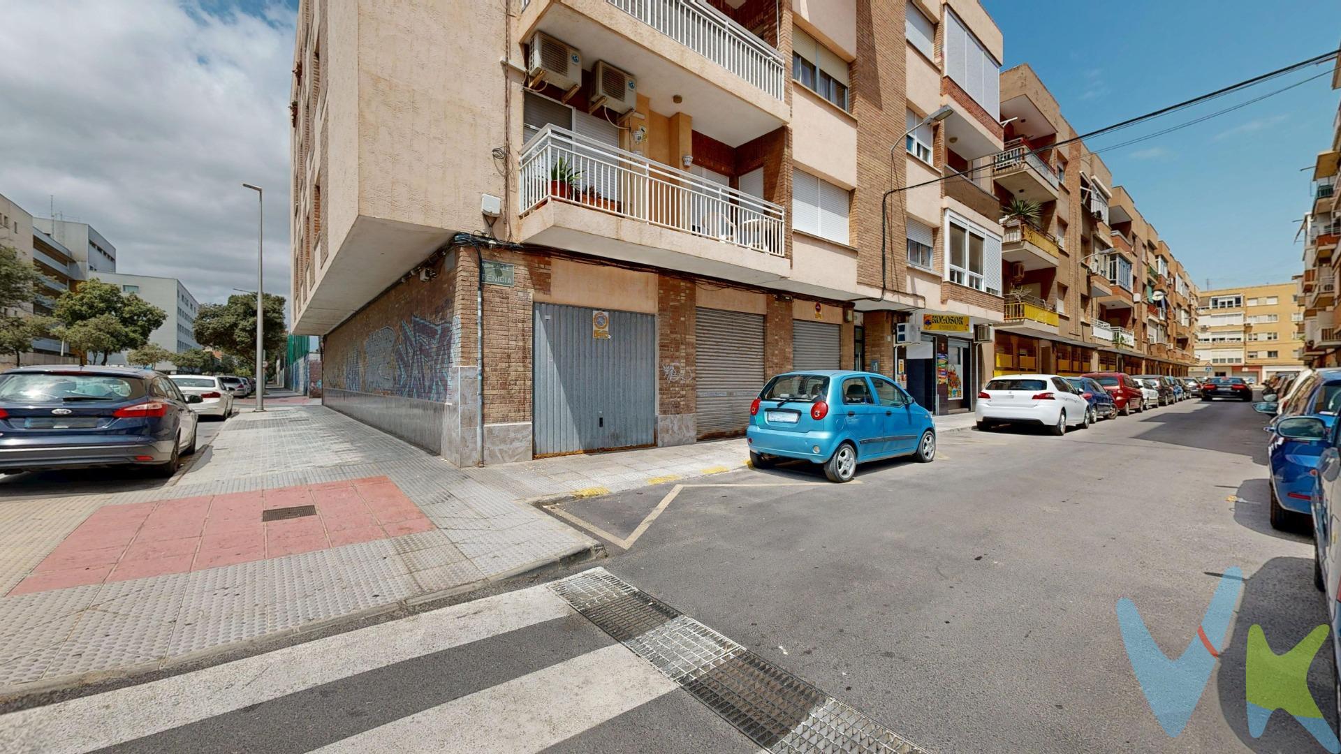 ¡Espacio y Seguridad para tu vehículo y más!. Ponemos a su disposición una amplia cochera cerrada de 38 metros cuadrados, ideal no solo para proteger tu coche, sino también para usar como almacén o trastero adicional. Características Destacadas:. Superficie: 38 m² útiles, espacio suficiente para vehículos grandes (coche y moto) o para combinar aparcamiento y almacenaje. Cerrada Individual: Total privacidad y seguridad con puerta propia. Olvídate de los problemas de aparcamiento y las inclemencias del tiempo. Ideal para: Particulares que necesiten un espacio seguro y amplio, o profesionales/empresas que requieran guardar furgonetas, mercancías o herramientas. No dejes pasar esta inversión en comodidad y tranquilidad. ¡Contacta para más información o para agendar una visita!. Para terminar te queremos comentar algo: ¡Descubre una aventura inmobiliaria que combina calidad, pasión y profesionalidad! La confianza que los propietarios han depositado en nosotros es un testimonio de nuestro compromiso en brindarte un servicio excepcional. Aquí viene el detalle especial: al contactarnos directamente, evitarás molestarlos, nosotros seremos tus intermediarios y te proporcionaremos toda la asistencia necesaria. Estamos aquí para facilitarte la documentación e información que requieras, y te prometemos un trato cálido y sin complicaciones. Te informaremos detalladamente de todos los aspectos, incluyendo gastos de la compra y honorarios de agencia que no están incluidos en el precio, para garantizar tu comodidad y tranquilidad durante todo el proceso. Esa es nuestra esencia, proporcionarte #Calma: “Estado ideal de tranquilidad que tendrás al comprar tu casa con nosotros”. Queremos que sepas que tanto la descripción del inmueble como las imágenes que ves son valiosas referencias informativas, en ningún caso tienen carácter contractual. Asimismo, el precio ha sido designado por la propiedad por lo que podría sufrir variaciones y no sería vinculante hasta que se formalice en contrato de compraventa. * ¡Oye, agente inmobiliario! Si estás leyendo este texto y te gusta, te desafiamos a ser creativo y sorprendernos con una adaptación original. ¡Nada de copiar y pegar, queremos ver tu ingenio en acción! Así que prepárate para darle un toque único y cautivador a estas palabras. Estamos ansiosos por ver cómo le das vida a este mensaje con tu propia magia inmobiliaria. ¡Adelante, demuéstranos de qué eres capaz!