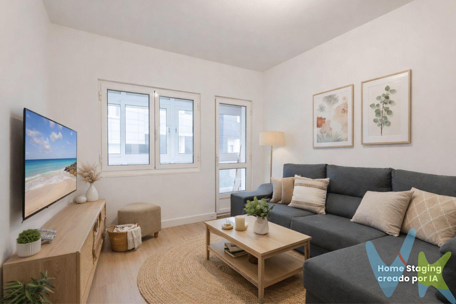 **Oportunidad única en La Calzada, Gijón: Piso en Venta**Presentamos una excelente oportunidad para adquirir un piso más que interesante en el corazón de La Calzada, uno de los barrios con más arraigo de Gijón. Esta propiedad, perfecta tanto para familias jóvenes como para inversores interesados, cuenta con todo lo necesario para convertirse en su próximo hogar o proyecto de inversión.Este piso dispone de tres habitaciones ideales para dar calidad a tu vida. El salón y la cocina tienen una pequeña pero utilitaria terraza cerrada para darle más luminosidad a la vivienda, La configuración del espacio optimiza la funcionalidad, permitiendo disfrutar de cada rincón con el máximo confort. A la llegada, la bienvenida se la dará un luminoso salón que sirve como el núcleo de la vida familiar diaria, perfecto para disfrutar de momentos de relajación o de agradables charlas.Una de las ventajas más notables es su estratégica ubicación. Ubicado en  La Calzada, este piso está rodeado de todo tipo de servicios: supermercados, farmacias, colegios, y una variedad de restaurantes que se encuentran a pocos pasos, haciendo que la rutina diaria sea sumamente práctica. Además, para aquellos que necesiten desplazarse diariamente, el excelente acceso al transporte público es inmejorable. Varias paradas de autobús , conectan de manera fácil y rápida con el resto de la ciudad y sus alrededores y las tenemos a escasos 2 minutos de la vivienda.La cercanía a la playa del Arbeyal sin duda es un aliciente a tener en cuenta. En menos de cinco minutos estarás en el arenal disfrutando de geniales días de playa.El barrio de La Calzada es conocido por su ambiente familiar y su gran compromiso comunitario, lo que lo convierte en una opción ideal para quienes buscan un ambiente tranquilo y al mismo tiempo activo. Los parques cercanos y las áreas recreativas permiten disfrutar de actividades al aire libre, manteniendo un equilibrio perfecto entre la vida urbana y la tranquilidad.Este inmueble presenta una relación calidad-precio realmente atractiva. Una tercera planta que brinda buena iluminación y vistas despejadas es una oportunidad que no debe dejar pasar. Cabe destacar que se ha iniciado las obras para dotar al edificio de ascensor, y que toda la obra quedará totalmente pagada por la parte vendedora.No espere más para descubrir todo lo que este encantador piso tiene para ofrecer. Para más información o para concertar una visita, no dude en contactarnos. Será un placer mostrarle cada detalle y responder a todas sus preguntas. Este podría ser el principio de una nueva etapa, en un piso con un sinfín de posibilidades. Le invitamos a experimentar en primera persona el potencial de esta propiedad, su próximo hogar en La Calzada, Gijón. Su futuro le espera aquí.Informamos a nuestros clientes compradores que en el precio de venta no se incluyen los siguientes conceptos: honorarios de la agencia al comprador, ni el impuesto de transmisiones patrimoniales ni otros gastos de la compraventa (registro de la propiedad, notaría, etc) 