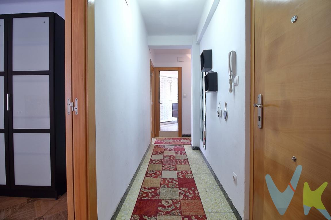 Oportunidad única para Inversores. Ponemos a la venta en el encantador barrio de Ceares, Gijón, dos viviendas situadas en la Segunda y Tercera planta del mismo edificio. Solo un piso por planta, con una superficie de 68 metros útiles y un total de 76 metros construidos, estos inmuebles son el equilibrio perfecto entre funcionalidad y estilo.Actualmente una de las viviendas se encuentra alquilada con un contrato en vigor hasta el 2028.Edificio bien conservado construido en 1968, con la ITE realizada y pasada favorablemente. Actualmente no dispone de ascensor.Sus dos habitaciones ofrecen el espacio perfecto para un cómodo descanso, mientras que sus ambientes luminosos aseguran una atmósfera acogedora y atractiva. El salón se presenta como el lugar ideal para relajarse después de un largo día, proporcionando a sus futuros habitantes una sensación de confort inigualable.Uno de los aspectos más destacados de estas propiedades es su ubicación privilegiada. Al estar situadas en Ceares, se encuentran a escasos minutos del \"Paseo de Begoña\".Amueblado y con electrodomésticos incluidos, este piso está listo para convertirse en una excelente oportunidad de negocio,  sin necesidad de preocuparse por costosos amueblamientos o instalaciones adicionales.El precio de este inmueble refleja la alta demanda de propiedades en esta área y constituye una sólida inversión tanto para habitabilidad propia como para aquellos interesados en el mercado de alquileres. La cercanía a servicios esenciales, como supermercados, establecimientos educativos y centros de salud, asegura que todas sus necesidades estén cubiertas sin necesidad de largos desplazamientos.Es importante destacar que estas viviendas no solo ofrecen un hogar acogedor, sino también la posibilidad de disfrutar de la vida en una ciudad dinámica como Gijón. Las playas cercanas y las opciones de ocio están al alcance de la mano, brindando una calidad de vida que muchos desean y pocos encuentran.No deje pasar la oportunidad de visitar estos magníficos inmuebles. Su combinación única de características y ubicación los convierten en una opción destacada dentro del mercado actual. Invitamos a potenciales compradores a coordinar una visita y experimentar por sí mismos el encanto singular de estas propiedades. No deje que esta oportunidad de inversión y comodidad se escape. Contacte hoy mismo para más información y para concretar una visita. Estamos seguros de que una vez que lo visite, sentirá que ha encontrado su lugar ideal en el corazón de Gijón.Contamos con más de 35 años de experiencia acreditada y nuestro objetivo es garantizarle un servicio de compra humano, ético, de calidad, fácil y seguro. Nuestro equipo lo integran agentes con la titulación AIR (Agente Inmobiliario Registrado), somos CRS (Council of Residential Specialist) y API. (Agente de la Propiedad Inmobiliaria Colegiado nº248). Contamos con un seguro de Caución que nos permite garantizar el depósito de las cantidades entregadas por nuestros clientes.Te ayudamos con la financiación con las mejores condiciones hipotecarias hasta el 100%.Consulte en nuestras reseñas de Google lo que opinan los clientes que ya han trabajado con nosotros.El precio no incluye gastos de notaría, registro e impuesto de transmisiones.