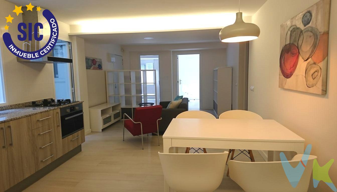 Piso en venta principalmente orientado a inversión, actualmente ocupado por inquilina en proceso de salida. La vivienda no se puede visitar en este momento. Este inmueble puede resultar especialmente interesante tanto para perfiles inversores como para personas muy interesadas en la zona que valoren adquirir una vivienda con vistas a medio plazo. Se puede concertar una reunión con el vendedor para conocer:. La situación actual del inmueble. Las condiciones de la venta. El escenario y tiempos estimados de desocupación. La situación de ocupación ya se ha tenido en cuenta en el precio, lo que la convierte en una oportunidad atractiva dentro del mercado actual. VENTA:. PVP 247.000€.  Gastos e impuestos no incluidos en el precio. La compra conlleva impuestos y gastos de formalización para el comprador. A título orientativo se informa que en segundas transmisiones el  ITP  con carácter general en  Valencia  es del  10%, pudiendo existir otros tipos impositivos atendiendo a  las circunstancias  personales del comprador u otras circunstancias previstas legalmente. Base imponible del impuesto el mayor valor entre el precio de compraventa, la tasación o el valor de referencia catastral. En cuanto a los gastos de  notaría y registro, en su caso,  suelen oscilar aprox; entre 1,5% y 2,5% (aranceles variables según precio, n.º de copias y complejidad). El comprador elige notario. Si el comprador precisase de  hipoteca: tasación, condiciones y costes bancarios serán según entidad elegida por el comprador, así como los gastos de gestoría, y cualesquiera otros gastos inherentes a la formalización de la compraventa que legalmente correspondan a la parte compradora, salvo pacto expreso en contrario con el vendedor. El consumidor tiene,  conforme a la normativa vigente, a su disposición información y documentación adicional relativa al inmueble y condiciones de la compraventa, que podrá ser consultada en C/Joaquín Costa 4, bajo 46005 Valencia o urbe2@remax.es. Honorarios de mediación inmobiliaria a cargo del  COMPRADOR: (3% del precio final de venta más IVA (21%), salvo otro pacto.); y  de VENDEDOR (según acuerdo con el mismo). . Se informa al consumidor que la agencia actúa como intermediaria inmobiliaria en la operación, estando cualquier eventual compraventa y sus condiciones sujeta a la aceptación expresa del propietario-vendedor y a la posterior formalización del correspondiente contrato.