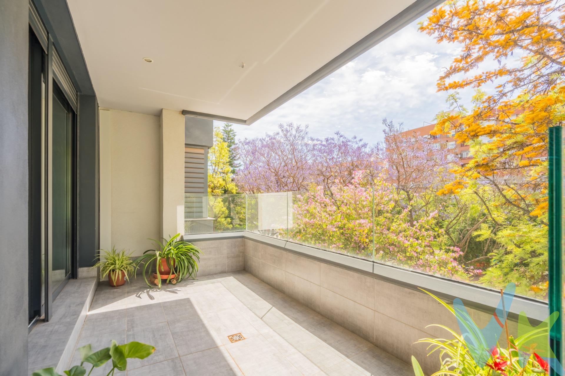  ¡VIVE EL LUJO Y LA COMODIDAD EN NOU BENICALAP!. Espectacular Vivienda de 2020 con  buenas Calidades y Zonas Comunes de Ensueño. ¿Buscas un hogar moderno, luminoso y rodeado de servicios? Te presentamos este magnífico piso ubicado en una de las zonas más demandadas y jóvenes de Valencia: **Nou Benicalap**. Situado en una tranquila zona peatonal rodeada de parques, es el refugio perfecto para familias que buscan calidad de vida sin renunciar a la ciudad. Este hogar destaca por ser totalmente exterior y contar con una doble orientación que garantiza ventilación cruzada y luz natural durante todo el día. 3 Dormitorios Dobles: Espaciosos, con armarios empotrados y mucha luz. 2 Baños Completos: modernos y excelentes acabados (uno de ellos en suite). Cocina Office de Diseño: Amplia, exterior y con espacio para comer en ella. Tiene salida directa a balcón /terraza. Salón-Comedor Independiente: Un espacio amplio y acogedor con acceso directo a la joya de la corona: el balcón/terraza. Balcón Terraza: El espacio ideal para relajarte, cenar al aire libre o disfrutar del clima valenciano.  UN RESIDENCIAL DE CATEGORÍA (EDIFICIO 2020). Vivir aquí es como estar de vacaciones todo el año. El complejo cuenta con unas instalaciones inmejorables:. Piscina comunitaria para refrescarte en verano. * 🎾 **Pista de pádel para los amantes del deporte. * 🏋️ **Gimnasio totalmente equipado** (olvídate de pagar cuotas externas). * 🎉 **Club Social: Un espacio privado y equipado para celebrar tus eventos y cumpleaños. * 🚲 **Cuarto de bicicletas: Seguridad y orden para tus traslados sostenibles.  EXTRAS QUE MARCAN LA DIFERENCIA. La vivienda incluye en el precio:. 1.  Plaza de Garaje: Amplia y de fácil acceso. 2.  Trastero: Para ese desahogo de almacenaje que siempre hace falta. 📍 UBICACIÓN PRIVILEGIADA. Ubicado en zona peatonal,  rodeado de:. * Grandes parques y zonas verdes para pasear o hacer deporte. * Supermercados, colegios y centros de salud a pocos minutos. * Excelentes conexiones con la Ronda Norte y transporte público hacia el centro de Valencia. Ven a verlo, esta es tu futura vivienda !!!!. ---------------------------------------------------------------------------------------------------------------------------. Por mandato expreso del propietario, comercializamos este inmueble en exclusiva, lo que le garantiza el acceso a toda la información. Por este motivo, se ruega no molestar al propietario, a los ocupantes de la propiedad o a los vecinos. Muchas gracias por su comprensión. Si usted es agente inmobiliario y tiene un cliente para este inmueble, llámenos: estaremos encantados de colaborar. 
