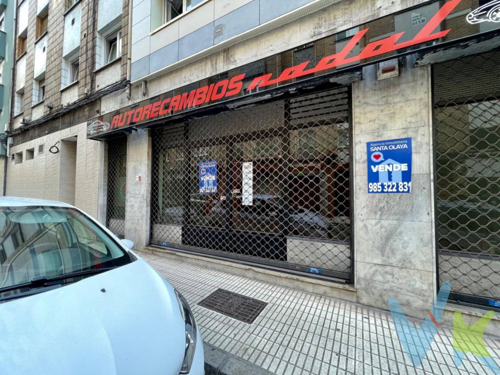  ¡Atención inversores y emprendedores! Hoy tenemos el placer de presentarles un inmueble único en su estilo, un local en venta que les brindará infinitas posibilidades en una ubicación inmejorable de Gijón, en la zona de La Calzada.Con una superficie útil de 114.85 metros, este amplio local les ofrece todo el espacio que necesitan para materializar esa idea de negocio con la que han estado soñando. Cuenta además con 1 aseo y un total de 116 metros construidos, para brindar comodidad tanto a sus clientes como a ustedes.Este local se encuentra ubicado en un edificio construido en el año 1969, una construcción con historia y encanto que les confiere una personalidad única. Traspasen sus puertas y podrán apreciar su arquitectura clásica, que les transportará en el tiempo y les dará una sensación de distinción.Además, una de las grandes ventajas de esta propiedad es su cercanía tanto al transporte público como a las principales vías de comunicación. Podrán contar con el tren y el autobús a pocos minutos de distancia, lo que facilitará la llegada y salida de sus clientes, así como el acceso rápido y sencillo para ustedes y sus empleados.Pero no nos quedamos solo en las características técnicas de este local, queremos resaltar lo que de verdad este inmueble puede ofrecerles. Imaginen abrir las puertas de su propio negocio en un lugar rodeado de vida y movimiento, con una gran variedad de comercios y servicios a su alrededor. Disfruten de la posibilidad de formar parte de una zona en constante crecimiento comercial y de estar en el epicentro de las oportunidades.No pierdan la oportunidad de visitar este local y comprobar por ustedes mismos todo lo que tiene para ofrecer.Aquí en Idealista, sabemos la importancia de hacer la elección correcta cuando se trata de invertir en un inmueble. Por eso les animamos a que se tomen el tiempo para conocer este local, explorar cada rincón y visualizar las posibilidades infinitas que les brinda. No se arrepentirán.No esperen más, concierten una cita para visitar este maravilloso local en Gijón, en la zona de La Calzada. Déjense cautivar por su amplitud, su ubicación privilegiada y su potencial. ¡La oportunidad de crear ese negocio con el que siempre han soñado está más cerca de lo que piensan! 