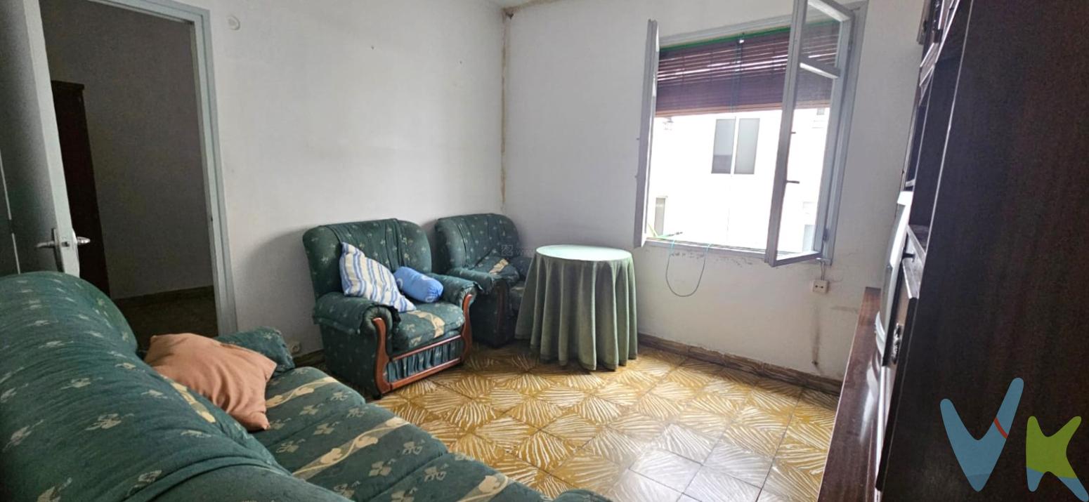 Madre de Dios, piso de 3 dormitorios, para reformar.Muy luminoso y soleado.Buenas vistas.Exterior.Segunda planta sin ascensor.Pocos gastos de comunidad. 