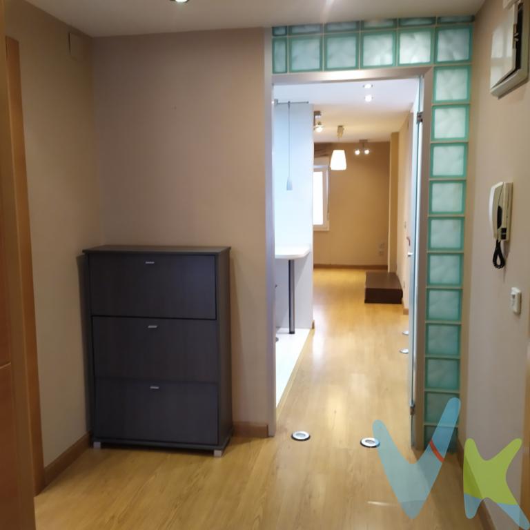 VENTA. Ponemos en venta piso ubicado en una fantastica zona, en la Calle Alarcon.La vivienda se encuentra en la tercera planta, no dispone de ascensor.Se encuentra  en una zona muy apreciada y  valorada por su cercania a la playa de san Lorenzo, colegios y todo tipo de servicios en las inmediciones, asi como una fantastica comunicacion con cualquier punto de la ciudad.El piso cuenta con muy buena distruibicion y esta reformado, con una cocina moderna.Esta distribuido en 2 habitaciones, amplio salon , cocina y baño. Es la vivienda perfecta para convertirla en su hogar y tambien como una excelente opcion para segunda residencia, le encantara la situacion y la opcion de poder disfrutarla de manera imnediata.!!No deje de ponerse en contacto para concertar una visita y comprobar que és lo que estaba  buscando!!En el precio del inmueble no estan incluidos los gastos de registro, notaria e impuesto de trasmsisniones.