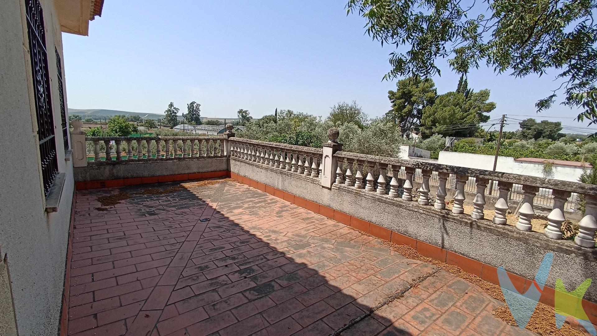 Descubre esta magnífica casa ubicada en la tranquila zona de Las Quemadillas, Córdoba. Con un precio atractivo de 240.000 euros, esta propiedad combina confort y naturaleza en un solo lugar. . La vivienda cuenta con una superficie construida de 174 m² y útil de 135 m² que incluyen tres amplios dormitorios dobles y un dormitorio sencillo ideal para huéspedes o como oficina. Además dispone de dos baños completos bien equipados. La parcela tiene 1882 m² donde podrás disfrutar del aire libre rodeado por árboles frutales que aportan frescura al entorno. Esta casa también ofrece una encantadora terraza perfecta para relajarse mientras contemplas las vistas panorámicas del área circundante. Situada dentro de urbanización segura, es el espacio perfecto si buscas tranquilidad. . ¡No pierdas la oportunidad! Este hogar te espera. El comprador tendrá un coste adicional de un 2,5% más IVA del precio de venta final, por el servicio de gestión, asesoramiento y formalización del proceso de compra. Este importe no está incluido en el precio publicado en venta. INFORMACIÓN ADICIONAL. Para cumplir con la normativa vigente tenemos a disposición del cliente el Documento de Información Abreviada D. I. A. Los precios indicados pueden sufrir alteraciones sin previo aviso. Los GASTOS DE LA COMPRA serán según ley (Notaria, Registro e Impuestos) y no están incluidos en el precio señalado. 