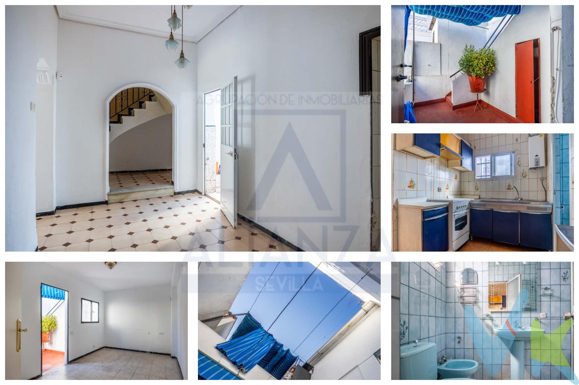 Casa con gran potencial en La Pañoleta, Camas (Sevilla). Si buscas una vivienda con encanto para reformar y adaptar a tu gusto, esta casa en la tradicional barriada de La Pañoleta, en Camas, puede ser una excelente oportunidad. La vivienda cuenta con 77 m² construidos, distribuidos actualmente en 5 habitaciones, una configuración poco habitual que ofrece múltiples posibilidades. Su distribución original puede beneficiarse de una reforma integral que permita optimizar los espacios y crear estancias más amplias, cómodas y funcionales. Entre sus principales atractivos destaca su acogedor patio privado, un rincón ideal para disfrutar del aire libre, relajarse o crear una agradable zona de ocio. Además, la casa dispone de techos muy altos, una característica cada vez más valorada que aporta una gran sensación de amplitud, luminosidad y personalidad a la vivienda. Su excelente entrada de luz natural y su enorme potencial de transformación convierten esta propiedad en una opción muy interesante tanto para quienes buscan su primera vivienda como para inversores o amantes de los proyectos de reforma. Y todo ello a un precio muy accesible, una oportunidad perfecta para diseñar la casa de tus sueños en una de las zonas más tradicionales de Camas. ¡No dejes pasar esta oportunidad y ven a descubrir todas las posibilidades que ofrece esta vivienda! . En cumplimiento de las obligaciones de información previstas Disp. final 3ª de la Ley 10/2025, de 28 de diciembre, de servicios de atención a la clientela y transparencia, así como en la normativa sectorial vigente, y RD 218/2005 de Inf. de la Junta de Andalucía, el precio indicado no incluye los gastos e impuestos inherentes a la adquisición, los cuales se desglosan estimados o con posibilidad de calcularlos a continuación; los gastos más ajustados serán dados en el D.I.A. en la visita a inmuebles, o antes. *Gastos de Notaría: La Minuta se calculará según al arancel notarial oficial: Anexo I, del Real Decreto 1426/1989, de 17 de noviembre. Enlace: notariared.com/calculadora-gastos-compra-vivienda/. *Gastos de Registro de la Propiedad: La inscripción se facturará según el arancel oficial: ANEXO I, del Real Decreto 1427/1989, de 17 de noviembre. Igual enlace anterior. *Gastos de Gestión (Gestoría): Los honorarios por la tramitación administrativa, liquidación de impuestos e inscripción registral ascienden de forma estimativa a [363 € aprox.] (IVA incluido), aunque depende de cada caso, y su dificultad. *Honorarios Agencia del Vendedor: incluidos en el PVP. *Honorarios Agencia del comprador: La agencia prestará los servicios de información, asesoramiento y acompañamiento previstos en el Encargo de Servicios y en el D.I.A. Si solicita servicios adicionales o personalizados, sus honorarios serán informados previamente, de forma individualizada y por escrito, conforme a la libertad de pactos y a la normativa vigente. *Si necesita Financiación, su banco le informará. *Impuesto sobre Transmisiones Patrimoniales (ITP): Se aplicará el tipo impositivo vigente en Andalucía (generalmente el 7%, sin perjuicio de tipos reducidos del 6%. 3,5%, etc, aplicables según las circunstancias personales del comprador o las características del inmueble). El impuesto se devenga sobre el superior entre: 1.- Valor de Referencia de Catastro; y 2.- Precio de venta. Puede calcular su situación personal en el portal oficial de la A.T. de Andalucía. enlace: juntadeandalucia.es/organismos/economiahaciendayfondoseuropeos/areas/tributos-juego/tributos/paginas/impuestos-cedidos-transmisiones.html