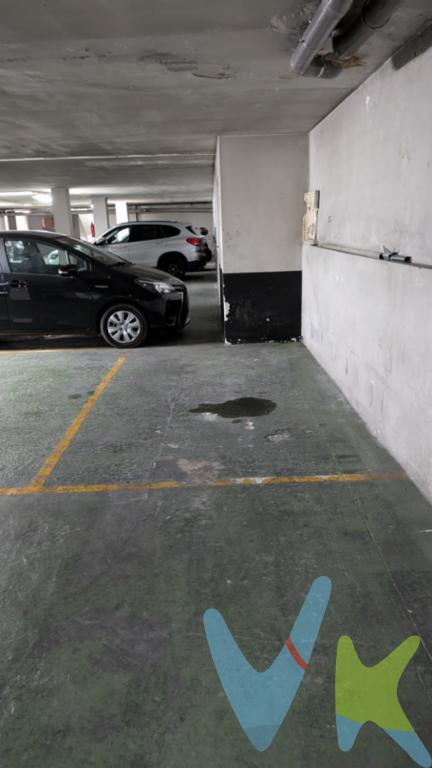 Una plaza de garaje en sótano -1 en el Carmen, con acceso por rampa desde la calle Pintor de Zariñena, muy próxima a Guillem de Castro y a las Torres de Quart. El precio incluye el trastero en la misma planta. Si desea más información al respecto, no dude en llamarnos y le atenderemos con mucho gusto. On parle français. We speak English.*Gastos e impuestos no incluidos en el precio.*Este anuncio tiene carácter meramente informativo.   