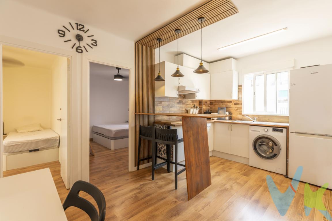 La vivienda se encuentra actualmente alquilada, lo que demuestra su atractivo inmediato en el mercado. En septiembre \'27  queda libre, el momento perfecto para el arranque del nuevo curso universitario. Podrás actualizar las rentas al precio de mercado actual y elegir a tus nuevos inquilinos sin perder un solo mes de ingresos.Benimaclet, Valencia (Zona Universitaria)¿Buscas un activo inmobiliario que rinda al máximo desde el primer minuto sin especular con promesas? Deja de buscar. Te presentamos un producto financiero con forma de vivienda, diseñado para maximizar tus ingresos en la zona con mayor demanda de alquiler de toda Valencia.RADIOGRAFÍA DE TU INVERSIÓN (Números Reales y Demostrables)El piso se explota actualmente mediante alquiler por habitaciones, que son 4 hb con un éxito rotundo. Aquí tienes el desglose actual de ingresos de 405 a 480 pla hb más ampliaPUNTOS FUERTES DE LA PROPIEDADLuz a Raudales: Salón-comedor con orientación Oeste, ideal para disfrutar de abundante luz natural durante las tardes.Aislamiento Eficiente: Ventanas Climalit que aseguran confort térmico y acústico, reduciendo las facturas de suministros y aumentando la satisfacción del inquilino.Totalmente Reformado: Cocina office moderna (el espacio común que más valoran los estudiantes) y suelos de tarima flotante de alta resistencia.? UBICACIÓN PREMIUM: El Imán UniversitarioSituado en Benimaclet, el barrio joven, cultural y universitario por excelencia en Valencia.Conexión Total: A un paso de la línea de Tranvía y Metro, permitiendo que los inquilinos lleguen en pocos minutos a la UPV, la Universitat de València (Tarongers / Blasco Ibáñez) o al centro de la ciudad. Se muestra a título informativo y no contractual. El precio no incluye lo siguiente: Honorarios de la agencia inmobiliaria, impuestos (IVA, ITP) y otros gastos de la Compraventa (notaria, gestoría y registro