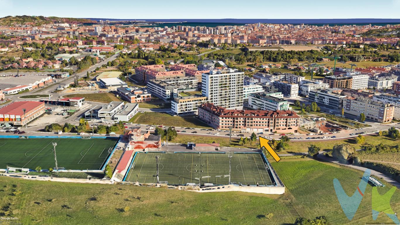 Magnífico local en bruto para instalar a tu gusto con una superficie en planta baja de 335 m2 y otros 62 m2 de altillo.La planta baja tiene una altura de casi 5 metros, por lo que es muy práctico de cara a obras de instalación para cualquier tipo de negocio. La ubicación de este local es otro aspecto que no se puede pasar por alto, ya que se encuentra en una calle de fácil estacionamiento, justo entre la Asociación de Vecinos de Nuevo Roces y las nuevas oficinas de la Real Federación Asturiana de Fútbol. Si buscas un local espacioso y bien ubicado, contacta con nosotros para obtener más información y concertar una visita. No te arrepentirás de conocer este magnífico inmueble en persona y descubrir todas las posibilidades que ofrece para el desarrollo de tu negocio.21 % de IVA no incluido en el precio. Honorarios de intermediación inmobiliaria a cargo del vendedor.La base imponible será el mayor valor entre precio de compraventa, tasación o valor de referencia catastral. Gastos de notaría y registro según aranceles variables según precio, número de copias y complejidad.  El comprador escoge libremente notario. El vendedor asume la plusvalía y el resto de gastos son del comprador. Si se precisa hipoteca: Tasación, condiciones y costes bancarios según entidad elegida por el comprador; así como los gastos de gestoría y cualesquiera otros inherentes a la formalización de la compraventa. De acuerdo con la ley, no se incluyen en el precio otros gastos o tributos que legalmente correspondan al comprador.. El consumidor tiene derecho, conforme a la normativa vigente, a disponer de información y documentación adicional relativa al inmueble y condiciones de la compraventa, accesible en la sede física . La agencia actúa exclusivamente como intermediaria en la operación. Cualquier compraventa y sus condiciones quedan sujetas en todo caso a la aceptación expresa del vendedor del inmueble y a la posterior formalización del correspondiente contrato. El presente anuncio tiene carácter meramente informativo; la información suministrada se corresponde con la disponible a la fecha de publicación, pudiendo variar en función de las circunstancias o actualizaciones legales, contractuales y fiscales.