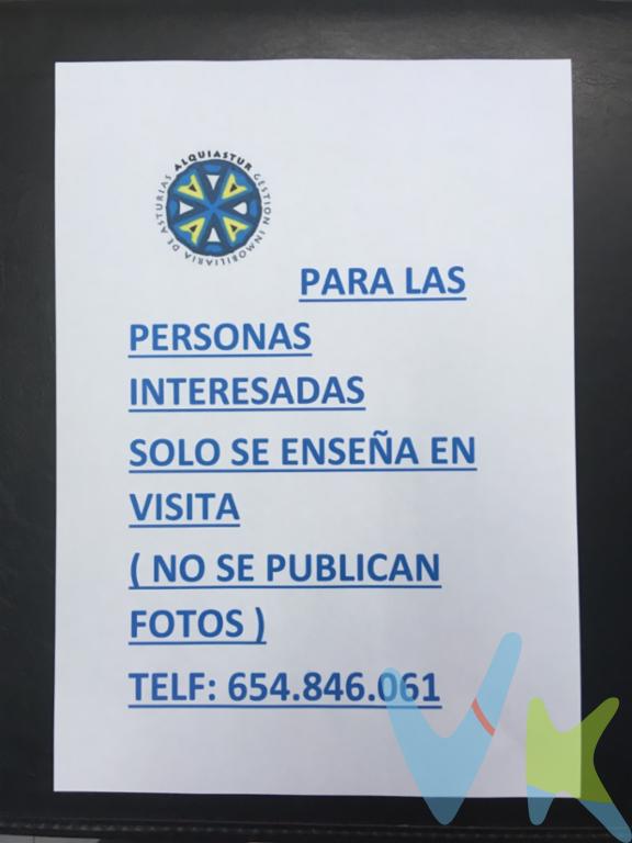 Este local comercial ofrece un sinfín de posibilidades para su adecuación y adaptación. Ya sea para montar una tienda, una oficina o cualquier otro tipo de negocio, este inmueble se presenta como la opción ideal para quienes buscan un espacio amplio y bien ubicado, en un lugar perfecto para desarrollar cualquier tipo de actividad comercial. La ubicación en una zona con gran afluencia de público garantiza una alta visibilidad para cualquier negocio que se establezca en este local comercial. La proximidad a zonas residenciales y comerciales se traduce en un constante flujo de potenciales clientes, lo que convierte a este inmueble en una oportunidad inigualable para aquellos que buscan expandir su negocio. Con una ubicación privilegiada, amplia superficie y excelentes conexiones de transporte, este inmueble se presenta como la elección perfecta para aquellos emprendedores que buscan un lugar donde desarrollar su negocio con éxito. No dejes pasar la oportunidad de visitar este local comercial y descubrir las ventajas que ofrece. Contacta con nosotros para concertar una visita.  Gastos e impuestos no incluidos en el precio. A título orientativo, en segundas transmisiones, el comprador abonará el Impuesto sobre Transmisiones Patrimoniales (ITP). Para consultar los porcentajes del ITP en Asturias puede hacerlo a través de la web oficial de servicios tributarios del Principado de Asturias https://sede.tributasenasturias.es/sites/sede/default/es_ES/Que-quieres-hacer/Transmisiones-Patrimoniales-y-AJD. La base imponible será el mayor valor entre precio de compraventa, tasación o valor de referencia catastral. Gastos de notaría y registro aranceles variables según precio, número de copias y complejidad).El comprador escoge libremente notario. El vendedor asume, por ley, los gastos que le correspondan, salvo pacto en contrario. Si se precisa hipoteca: Tasación, condiciones y costes bancarios según entidad elegida por el comprador; así como los gastos de gestoría y cualesquiera otros inherentes a la formalización de la compraventa. De acuerdo con la ley, no se incluyen en el precio otros gastos o tributos que legalmente correspondan al comprador. Honorarios de intermediación inmobiliaria a cargo del vendedor y honorarios de mediación inmobiliaria del 2% más I.V.A. con un mínimo de 2000EUR más I.V.A. a cargo del comprador.El consumidor tiene derecho, conforme a la normativa vigente, a disponer de información y documentación adicional relativa al inmueble y condiciones de la compraventa. Cualquier compraventa y sus condiciones quedan sujetas en todo caso a la aceptación expresa del vendedor del inmueble y a la posterior formalización del correspondiente contrato. El presente anuncio tiene carácter meramente informativo; la información suministrada se corresponde con la disponible a la fecha de publicación, pudiendo variar en función de las circunstancias o actualizaciones legales, contractuales y fiscales.