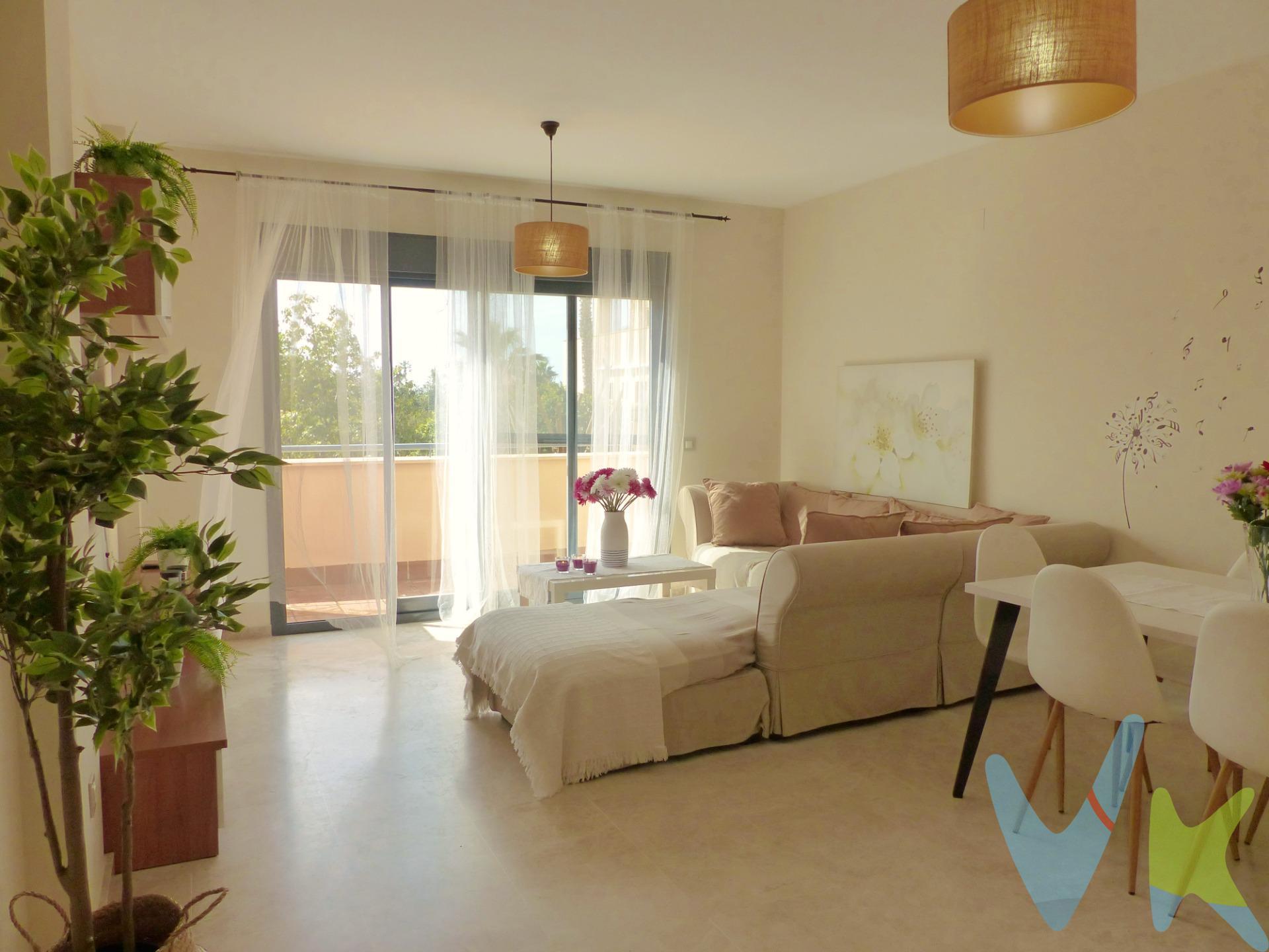 Precioso piso en una de las playas más bonitas de la costa gaditana. Está ubicado en Costa Ballena de Chipiona, en la urbanización "Mar Abierto". La vivienda se compone de recibidor, amplio salón-comedor con salida a una terraza con vistas al lago, pasillo distribuidor, dos dormitorios amplios con armarios empotrados, dos baños,  uno de ellos dentro del dormitorio principal y cocina equipada con salida a un lavadero. La vivienda en muy luminosa y está amueblada, además dispone de climatización centralizada, un garaje y un trastero subterráneos. El edificio tiene ascensor hasta la planta sótano y la urbanización cuenta con amplias zonas ajardinadas, pistas de pádel, varias piscinas, duchas y soportes para bicicletas. Precio: 382.500.-€.         Se informa al consumidor de que los gastos e impuestos no están incluidos en el precio publicitado. 	También se indica que, en segundas transmisiones, la compra está sujeta al ITP, que en Andalucía es del 7%, como tipo general, esta cuantía puede estar bonificada en función de las circunstancias personales del comprador u otras condiciones que prevea la Ley. Para el cálculo del impuesto, la base imponible se obtendrá utilizando el mayor valor entre el precio de compra, la tasación, y el valor de referencia catastral. 	En cuanto a los gastos de la notaría y del Registro de la Propiedad, en su caso, son variables y dependen de aranceles según el precio y complejidad de la escritura, y podrían oscilar entre el 0'5%-0'6%. 	En caso de necesitar financiación para la operación, la obtención de la misma es ajena a la agencia inmobiliaria, y las condiciones y costes de la operación de financiación deberán ser solicitados a la entidad bancaria. 	En caso de adquirir el inmueble, los honorarios a percibir por Marazul Inmobiliaria son del 3% más el 21% de IVA, sobre el precio publicitado.	. 	Marazul Inmobiliaria efectúa una labor de intermediación, y las condiciones finales de la compraventa quedan sujetas a la aceptación expresa de la parte vendedora y a la posterior formalización del contrato. 	El consumidor dispone de información y documentación adicional relativa al inmueble, que podrán ser solicitadas a Marazul Inmobiliaria. 