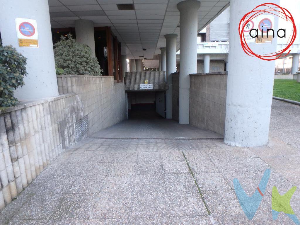 Garaje en zona de Iturrama, en calle Esquíroz junto a Sancho el Fuerte y Vuelta del Castillo, aparca sin problemas, plaza de garaje con acceso 24 horas al día, los 365 días del año. Plaza número 86, sótano -2. No te preocupes por la zona azul.  Condiciones: fianza 1 mensualidad.  