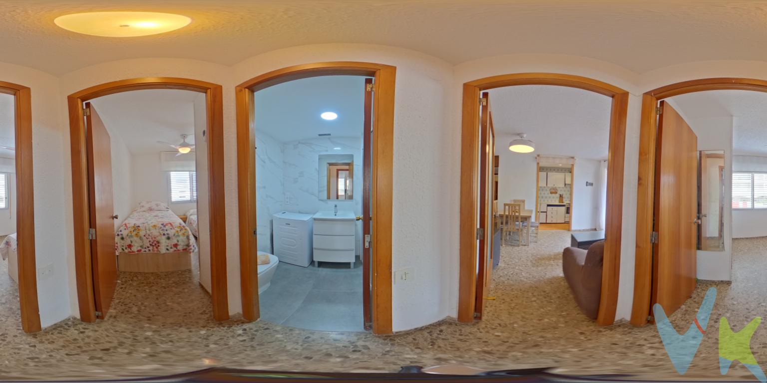  Se presenta una espectacular oportunidad de adquirir un encantador apartamento en venta situado en la codiciada zona de Playa Morro de Gos, en Oropesa del Mar-Orpesa. Este inmueble, de estilo acogedor y funcional, constituye la opción ideal para aquellos que buscan disfrutar de un entorno marítimo con todas las comodidades y servicios a su alcance.Ubicado en un edificio construido en 1980, este apartamento ofrece 39 metros cuadrados útiles, maximizando cada rincón para garantizar el confort y la practicidad. Adicionalmente, la propiedad cuenta con un total de 45 metros cuadrados construidos, brindando una distribución amplia y generosa para su tamaño.La vivienda dispone de dos habitaciones, bien iluminadas y con espacio suficiente para satisfacer las necesidades de descanso y de almacenamiento de sus futuros propietarios. Las estancias están amuebladas, proporcionando un entorno cálido y acogedor desde el primer día. Además, se ofrecen con el equipamiento completo en electrodomésticos, listos para su uso inmediato.Uno de los elementos más atractivos de este apartamento es su amplia terraza acristalada, un lugar ideal para disfrutar de momentos de relax al aire libre, sintiendo la suave brisa del mar. Esta terraza supone un añadido envidiable, permitiendo a los residentes aprovechar al máximo las bonanzas del clima mediterráneo.La propiedad se encuentra en una finca que cuenta con ascensor, facilitando así el acceso a personas de todas las edades y garantizando la comodidad en el día a día. Como complemento perfecto, el inmueble incluye un garaje, indispensable para resolver el aparcamiento con total tranquilidad en una zona de gran afluencia turística.Ubicado en un edificio en primera línea de la playa de Morro de Gos, este apartamento ofrece una localización inmejorable: basta con cruzar el recinto del bloque para encontrarte directamente en el paseo marítimo del Mediterráneo, listo para disfrutar del mar en cualquier momento.Para aquellos que valoran los espacios de ocio y esparcimiento, este apartamento no decepciona. La comunidad ofrece una espléndida piscina, perfecta para refrescarse en los días calurosos sin necesidad de desplazarse fuera de la urbanización. Disfrutar de un chapuzón o relajarse en la piscina se convierte en parte del estilo de vida que propone este inmueble.La conexión con los medios de transporte es otro de los fuertes de esta propiedad. Se encuentra cerca tanto de la estación de tren como de paradas de autobús, ofreciendo una excelente accesibilidad tanto a nivel local como hacia otros destinos. Esto es particularmente beneficioso para aquellos que deseen explorar la región o necesiten desplazamientos frecuentes.Este apartamento se ofrece como una oportunidad única para invertir en una de las zonas más deseadas de la costa valenciana. Ya sea como residencia principal, segunda vivienda o como inversión con fines de alquiler, promete una excelente relación calidad-precio.No dejes pasar la ocasión de visitar este magnífico inmueble, lleno de posibilidades y encanto. Descubre todo lo que ofrece este apartamento en la playa de Morro de Gos, donde el confort y la proximidad al mar se unen para garantizar calidad de vida en cada detalle. Contacta para concertar una visita y comprueba de primera mano todas las ventajas de esta exclusiva oferta inmobiliaria. --------------------------------------Agencia inmobiliaria en Oropesa del mar si quieres comprar o vender casas pisos o locales en la comunidad Valenciana con oficina en Oropesa del Mar, Castellón. Para mayor seguridad en la compraventa, todas nuestras viviendas poseen FICHA DE CERTIFICACIÓN DE INMUEBLES registrada por la Asociación de Inmobiliarias de la Comunidad Valenciana ASICVAL. Antes de comprar o de entregar las arras, pida el Certificado de la vivienda para estar seguro y tranquilo sobre la situación legal, urbanística y de cargas de la misma. Los impuestos, gastos de notaría y registro no están incluidos en el precio de venta.  