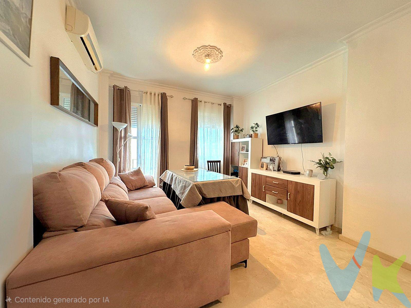 PRECIO DE VENTA: 149.000 + GASTOS €. Ático dúplex espectacular en pleno centro de Sanlúcar la Mayor, a un paso de todos los servicios: comercios, colegios, transporte, zonas de ocio y todo lo que necesitas para el día a día sin renunciar a la tranquilidad. La vivienda destaca por su gran luminosidad, excelente distribución y espacios pensados para disfrutar. Cuenta con 3 amplias habitaciones, incluyendo una suite principal con vestidor privado, ideal para quienes valoran el confort y la organización. Dispone además de 2 baños completos, modernos y funcionales. La cocina totalmente equipada ofrece comodidad desde el primer día, mientras que el salón, amplio y acogedor, se convierte en el corazón de la casa. Como gran protagonista, una fantástica terraza privada, perfecta para relajarte, crear tu zona chill-out o compartir momentos únicos al aire libre. Una oportunidad única para vivir en un ático exclusivo, con espacio exterior propio y en una ubicación inmejorable. Ideal tanto como vivienda habitual como inversión con alta demanda. En cumplimiento de las obligaciones de información previstas en la Ley 10/2025, de 28 de diciembre, de servicios de atención a la clientela y transparencia, así como en la normativa sectorial vigente, se hace constar que el precio indicado no incluye los gastos e impuestos inherentes a la adquisición, los cuales se desglosan a continuación:. •	Impuesto sobre Transmisiones Patrimoniales (ITP): Se aplicará el tipo impositivo vigente en la Comunidad Autónoma de Andalucía (generalmente el 7% (10.430€), sin perjuicio de tipos reducidos del 3,5%, 1,2% o 1% aplicables según las circunstancias personales del comprador o las características del inmueble). El impuesto se devenga sobre el Valor de Referencia de Catastro o el precio de venta, aquel que resulte superior. •	Gastos de Notaría: Los honorarios notariales se calcularán conforme al arancel oficial regulado en el Anexo I, del Real Decreto 1426/1989, de 17 de noviembre, por el que se aprueba el arancel Notarial. •	Gastos de Registro: La inscripción en el Registro de la Propiedad se facturará según el arancel oficial establecido en el ANEXO I, del Real Decreto 1427/1989, de 17 de noviembre, por el que se aprueba el arancel Notarial. •	Gastos de Gestión (Gestoría): Los honorarios por la tramitación administrativa, liquidación de impuestos e inscripción registral ascienden aproximadamente a [545] € (IVA incluido). •	Honorarios Agencia del Vendedor: incluidos en el PVP. •	Honorarios Agencia del comprador: Se informa que existen honorarios profesionales a cargo del adquirente, en aquellos casos, en que se hubieran contratados servicios de encargo de compra. NO VINCULADOS AL PRECIO DE COMPRA. Para una información exhaustiva sobre el funcionamiento, tipos impositivos y bonificaciones del ITP en Andalucía, puede consultar el portal oficial de la Agencia Tributaria de la Junta de Andalucía en el siguiente enlace:. https://www.juntadeandalucia.es/organismos/economiahaciendayfondoseuropeos/areas/tributos-juego/tributos/paginas/impuestos-cedidos-transmisiones.html; . Documento D. I. A. a disposición del consumidor según Decreto 218/2005 Junta de. Andalucía. 