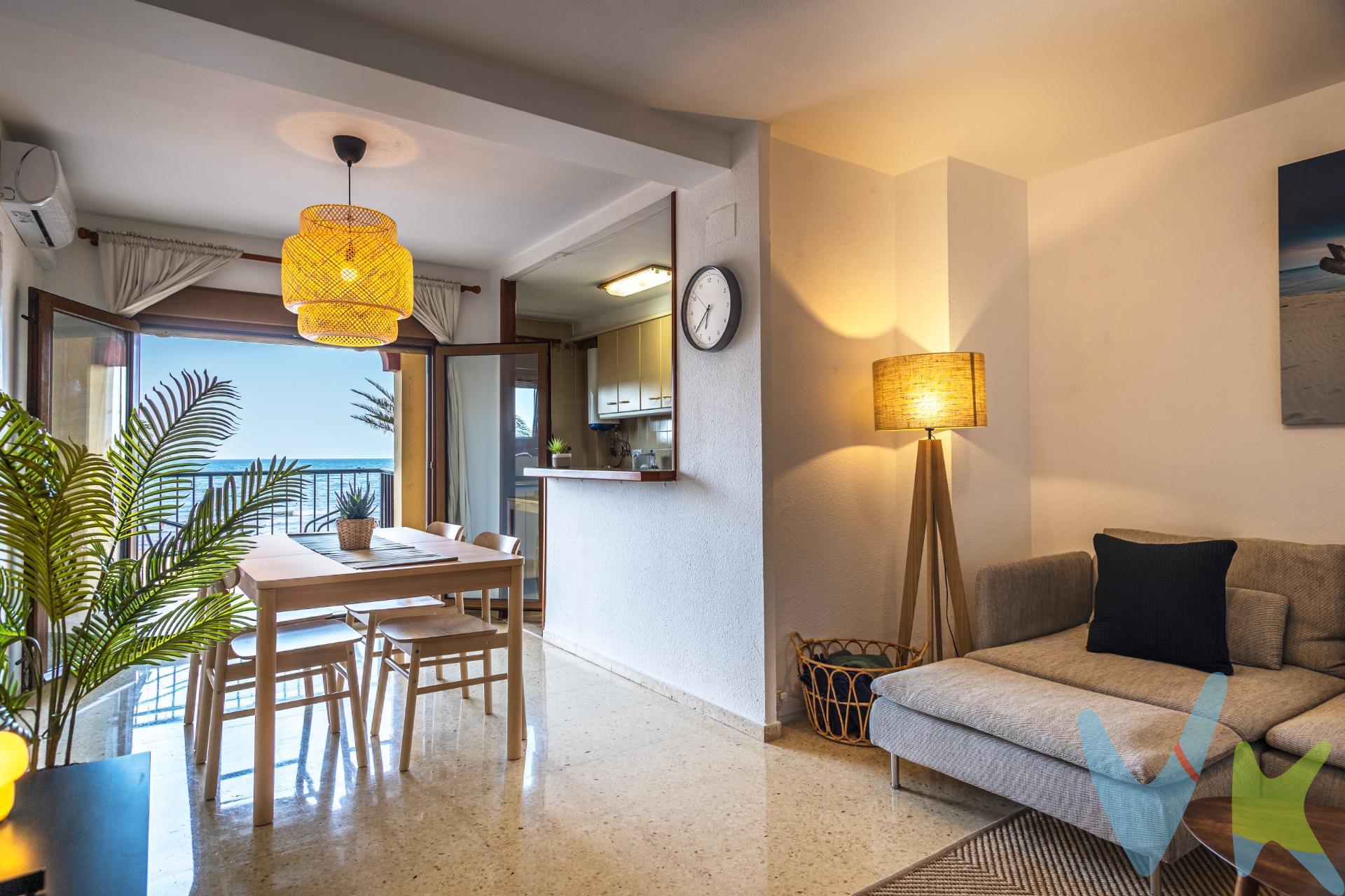 Se ofrece una oportunidad única para adquirir un magnífico apartamento situado en la codiciada primera línea de playa en Port Saplaya. Esta luminosa y espaciosa vivienda combina una ubicación inmejorable con unas vistas espectaculares al mar Mediterráneo, ideal para disfrutar del estilo de vida costero. Distribución y Características Principales. El apartamento está compuesto por tres dormitorios, garantizando amplitud y comodidad. Dos de estos dormitorios son dobles, ofreciendo un espacio generoso. Todos los dormitorios cuentan con armarios empotrados, optimizando el espacio de almacenamiento. Dormitorios: 3 (2 dobles, 1 individual). Armarios: Empotrados en todos los dormitorios. Dos splits de aires acondicionados de frio/calor. La propiedad destaca por sus dos espacios exteriores, ideales para relajarse y disfrutar del entorno:. Balcones: Dos balcones, ambos con vistas directas al mar. Zonas Comunes y Servicios. La vivienda dispone de una cocina totalmente equipada, lista para ser utilizada. El amplio comedor se convierte en el corazón del hogar, perfecto para reuniones y comidas familiares, con acceso directo a uno de los balcones. Para mayor confort, el apartamento cuenta con dos baños completos. Ubicación y Vistas. La principal característica de esta propiedad es su situación en primera línea de playa, ofreciendo acceso inmediato a la arena y el mar. Las vistas al mar desde todas las estancias son inigualables, proporcionando un paisaje de postal todos los días. Port Saplaya, conocida como la "Pequeña Venecia", es una zona residencial de gran encanto, con puerto deportivo, zonas comerciales, restaurantes y todos los servicios necesarios al alcance de la mano. VENTA:. PVP 380.000€.  Gastos e impuestos no incluidos en el precio. La compra conlleva impuestos y gastos de formalización para el comprador. A título orientativo se informa que en segundas transmisiones el ITP con carácter general en  Valencia es del 10%, pudiendo existir otros tipos impositivos atendiendo a las circunstancias  personales del comprador u otras circunstancias previstas legalmente. Base imponible del impuesto el mayor valor entre el precio de compraventa, la tasación o el valor de referencia catastral. En cuanto a los gastos de notaría y registro, en su caso,  suelen oscilar aprox; entre 1,5% y 2,5% (aranceles variables según precio, n.º de copias y complejidad). El comprador elige notario. Si el comprador precisase de hipoteca: tasación, condiciones y costes bancarios serán según entidad elegida por el comprador, así como los gastos de gestoría, y cualesquiera otros gastos inherentes a la formalización de la compraventa que legalmente correspondan a la parte compradora, salvo pacto expreso en contrario con el vendedor. El consumidor tiene, conforme a la normativa vigente, a su disposición información y documentación adicional relativa al inmueble y condiciones de la compraventa, que podrá ser consultada en C/Joaquín Costa 4, bajo 46005 Valencia o urbe2@remax.es. Honorarios de mediación inmobiliaria a cargo del  COMPRADOR: (3% del precio final de venta más IVA (21%), salvo otro pacto.); y de VENDEDOR (según acuerdo con el mismo). . Se informa al consumidor que la agencia actúa como intermediaria inmobiliaria en la operación, estando cualquier eventual compraventa y sus condiciones sujeta a la aceptación expresa del propietario-vendedor y a la posterior formalización del correspondiente contrato.